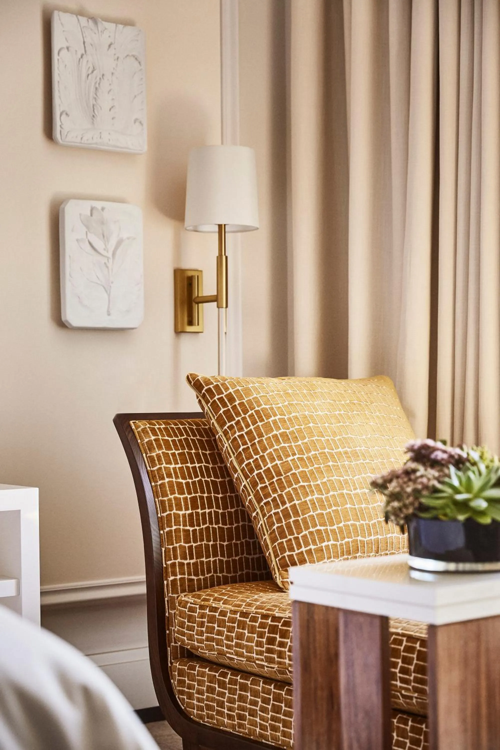 Seating area in Four Seasons Hotel Madrid