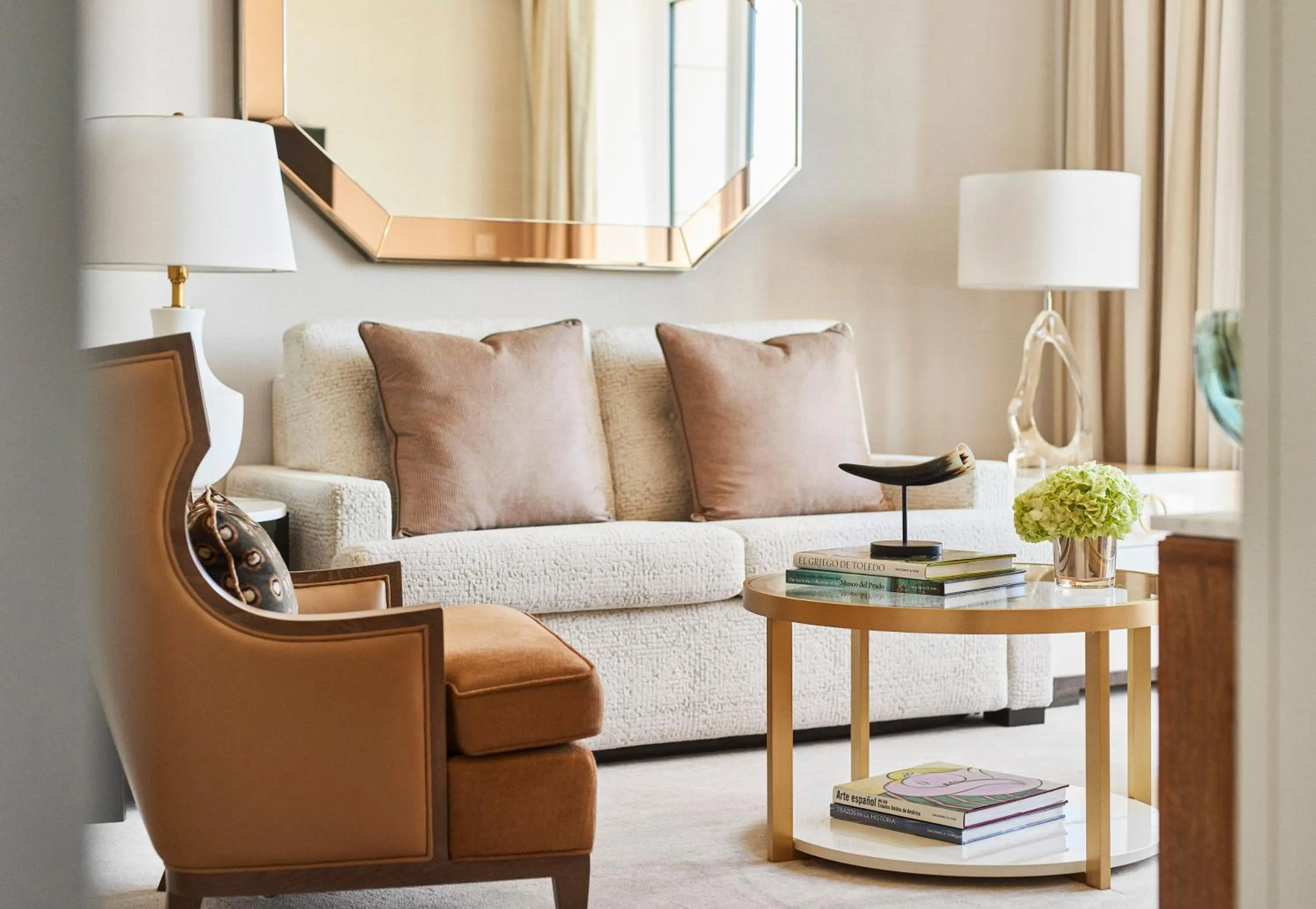 Living room in Four Seasons Hotel Madrid
