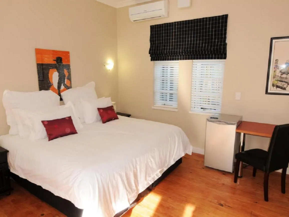 Bed in 59 on Central