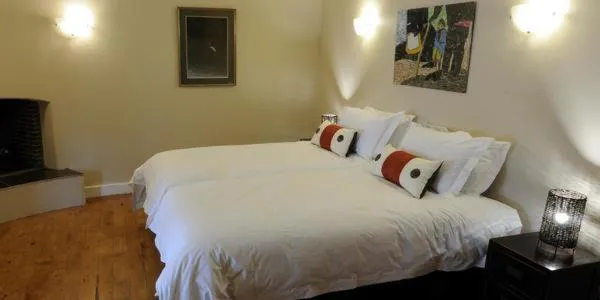 Bed in 59 on Central