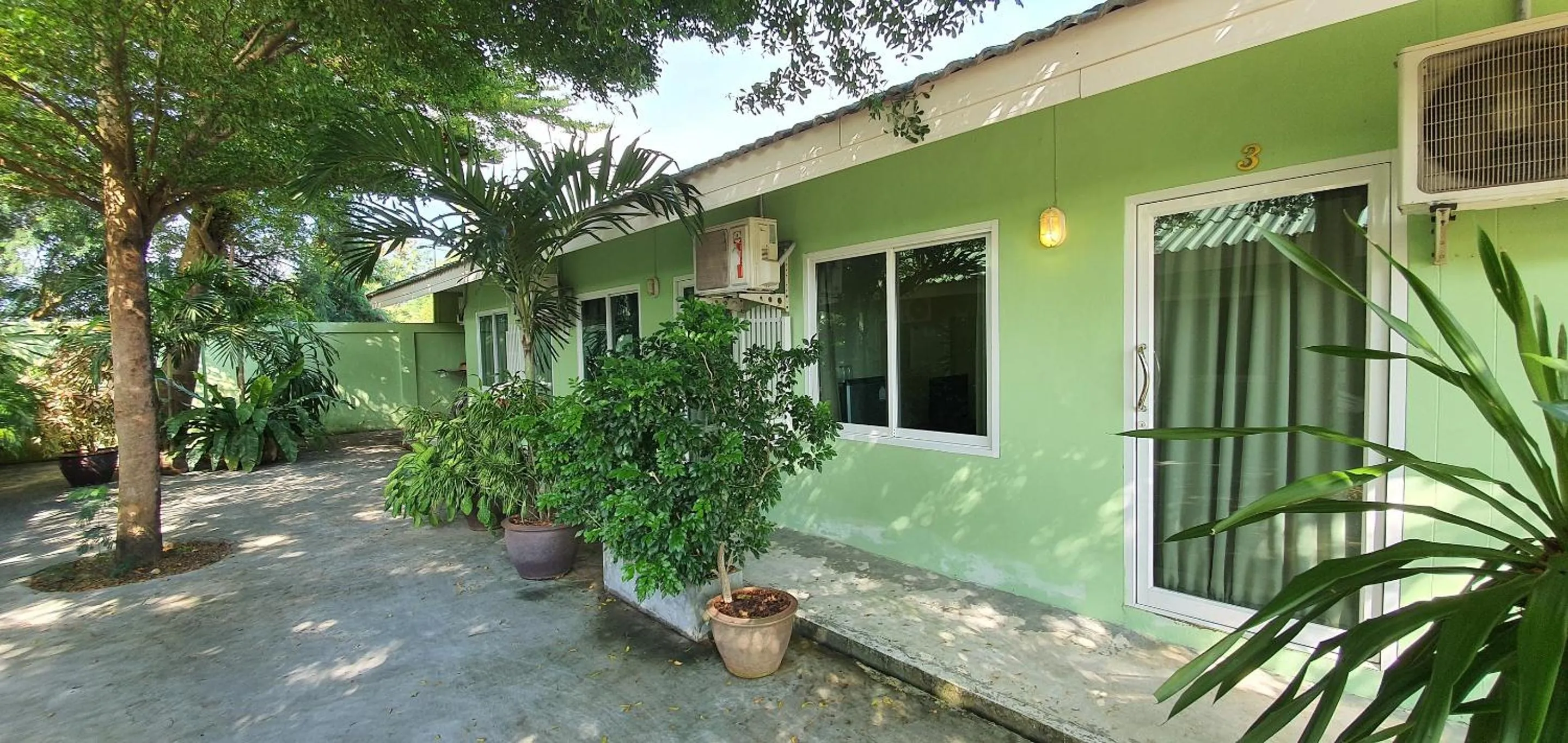 Facade/entrance in Chalong Stay Well by Palai Seafood