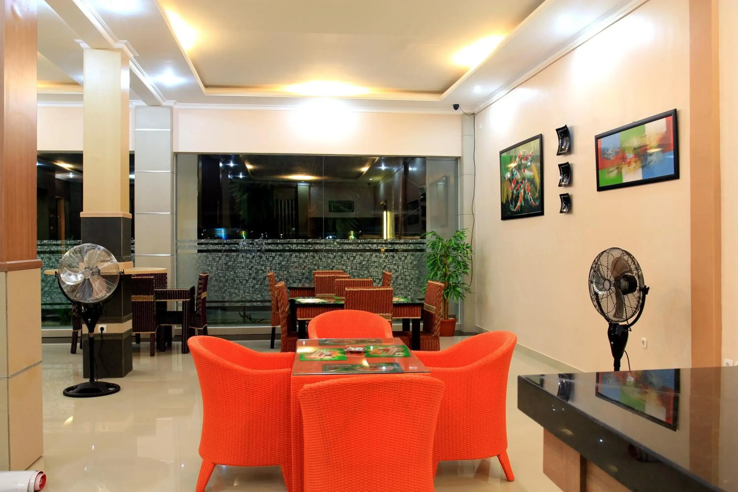 Restaurant/places to eat in Musdalifah Hotel Restaurant/places to eat in Musdalifah Hotel