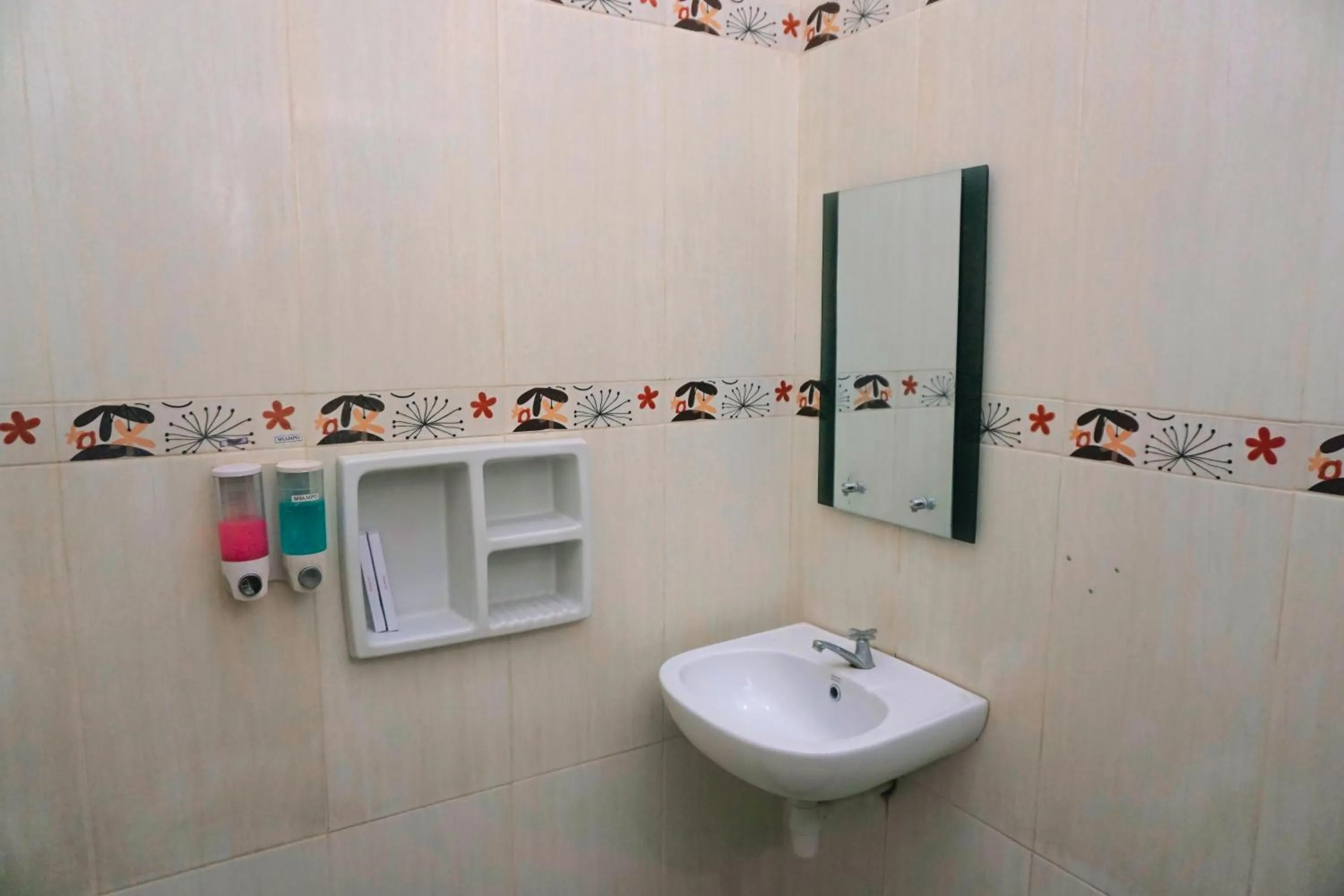 Bathroom in Musdalifah Hotel