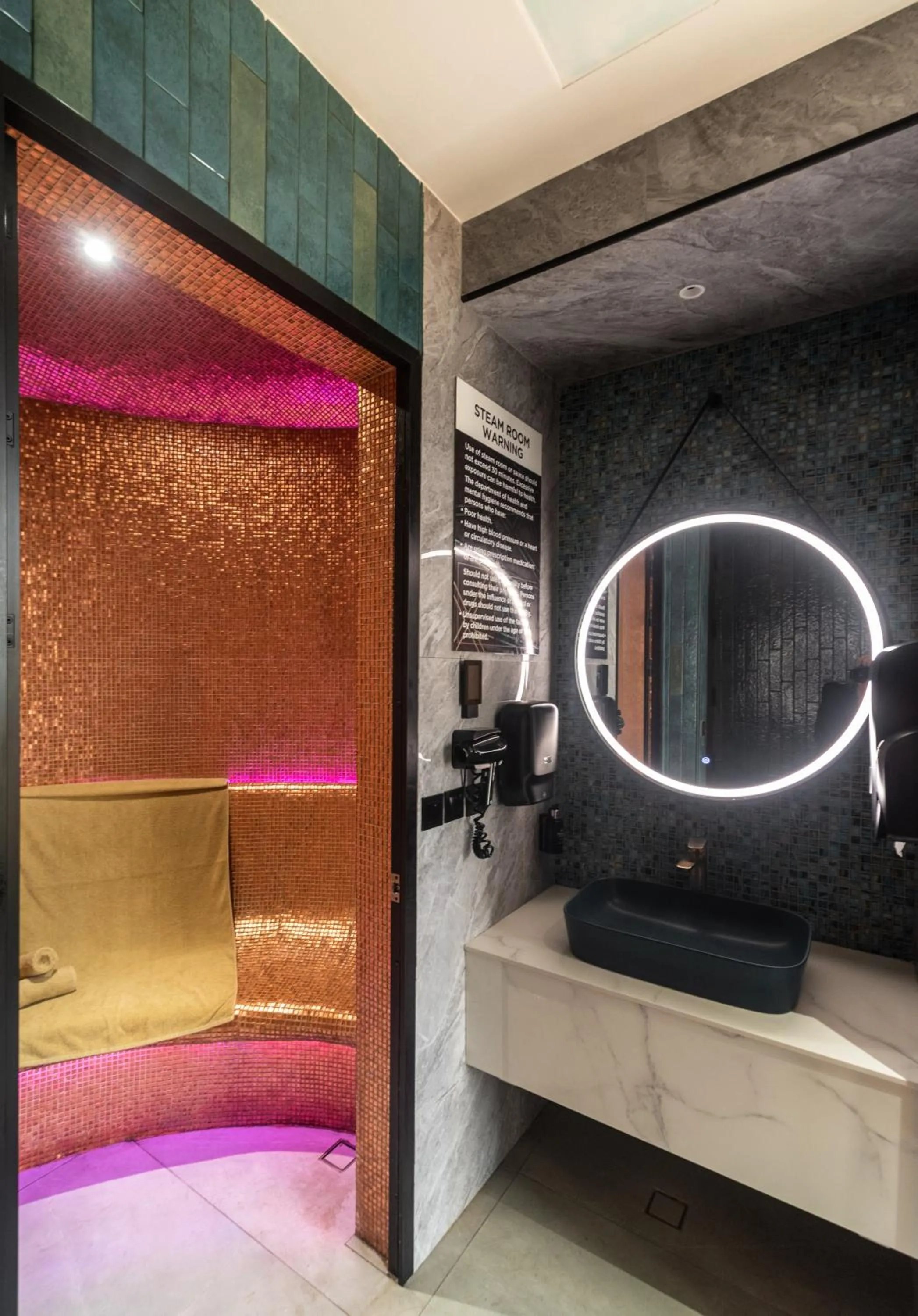 Steam room, Bed in Best Western Premier Westlands