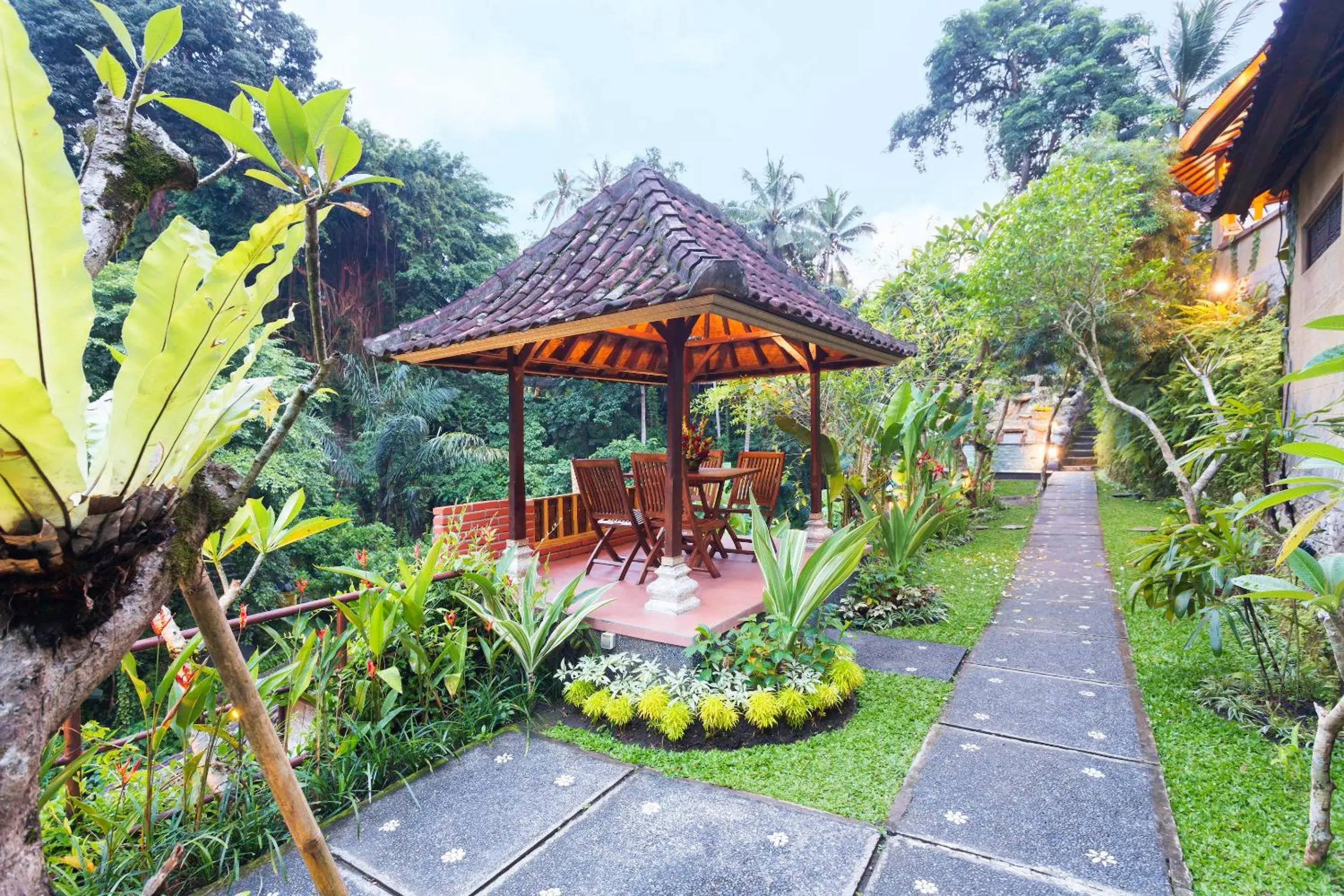 Garden in Ani's Villas