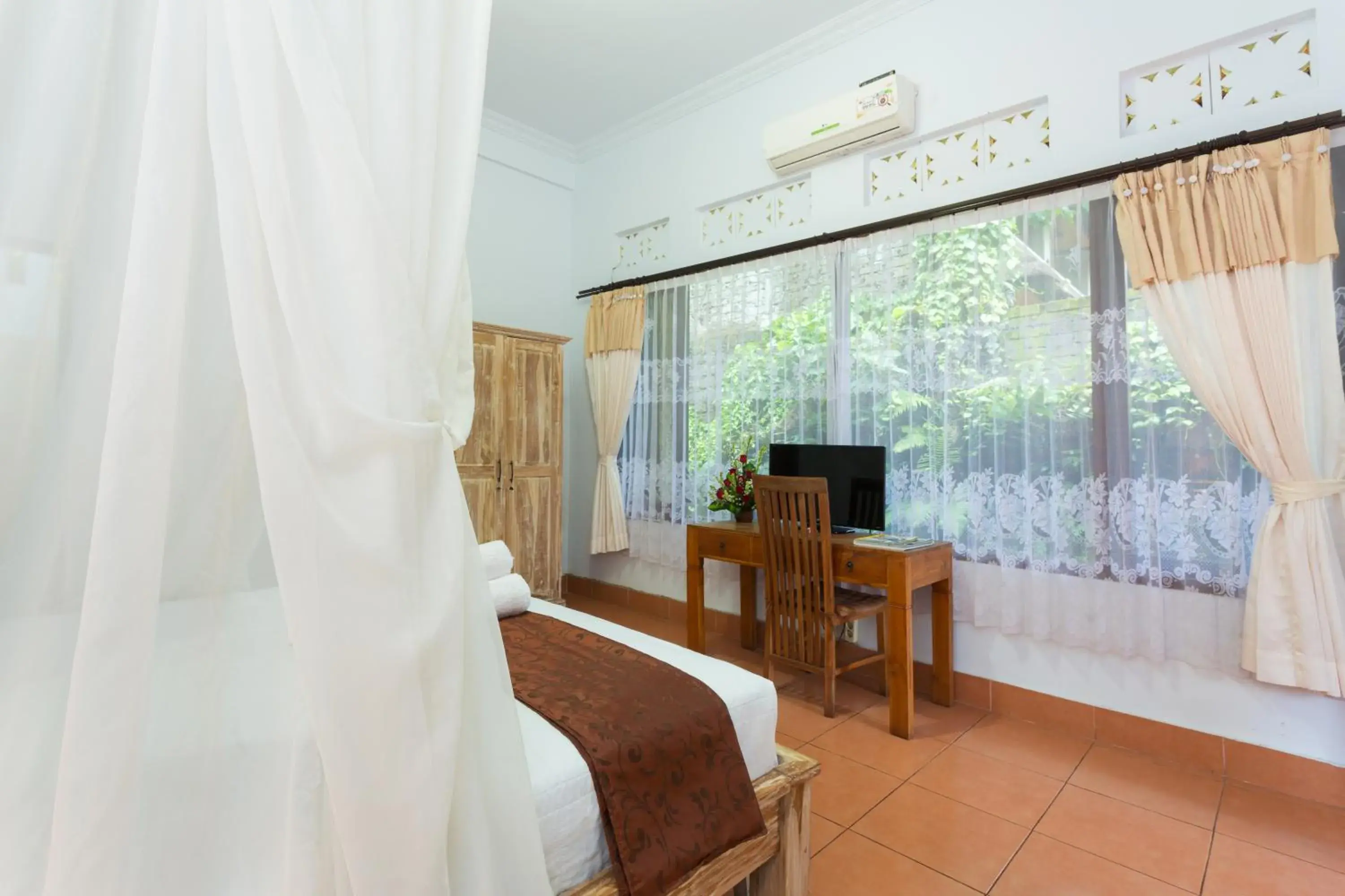 Bedroom, TV/Entertainment Center in Ani's Villas