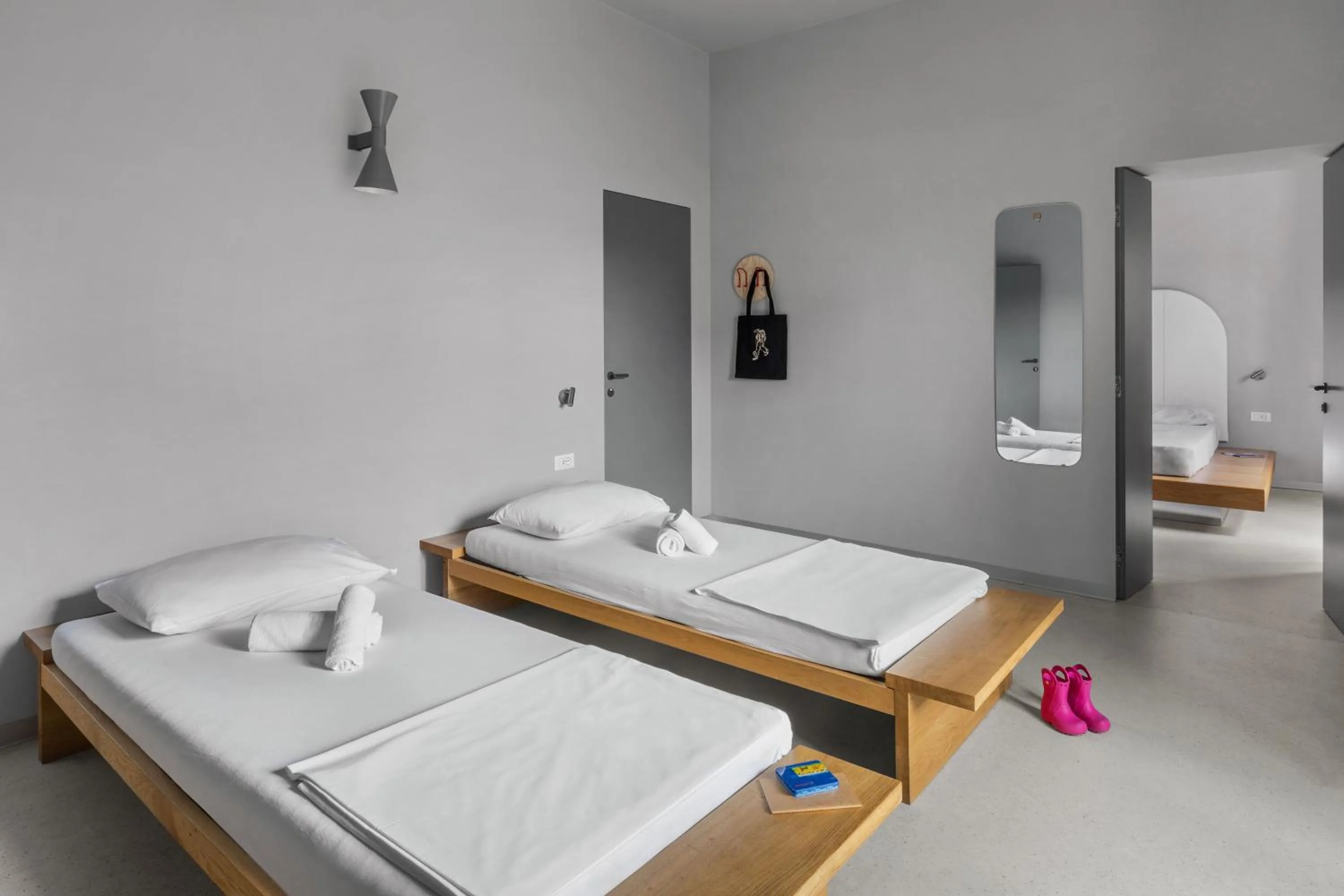 Bedroom, Bed in Combo Torino