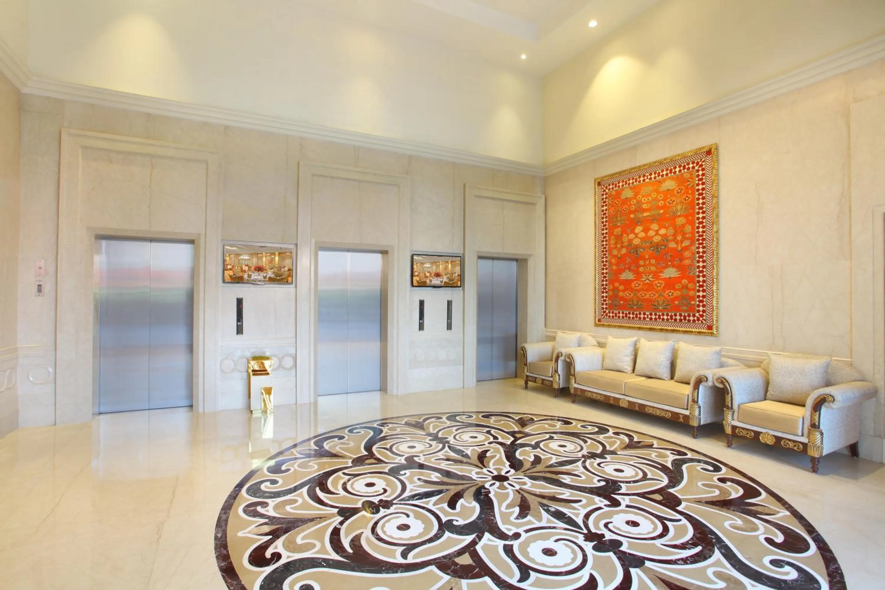 Lobby or reception, Bed in Seven Seas Hotel