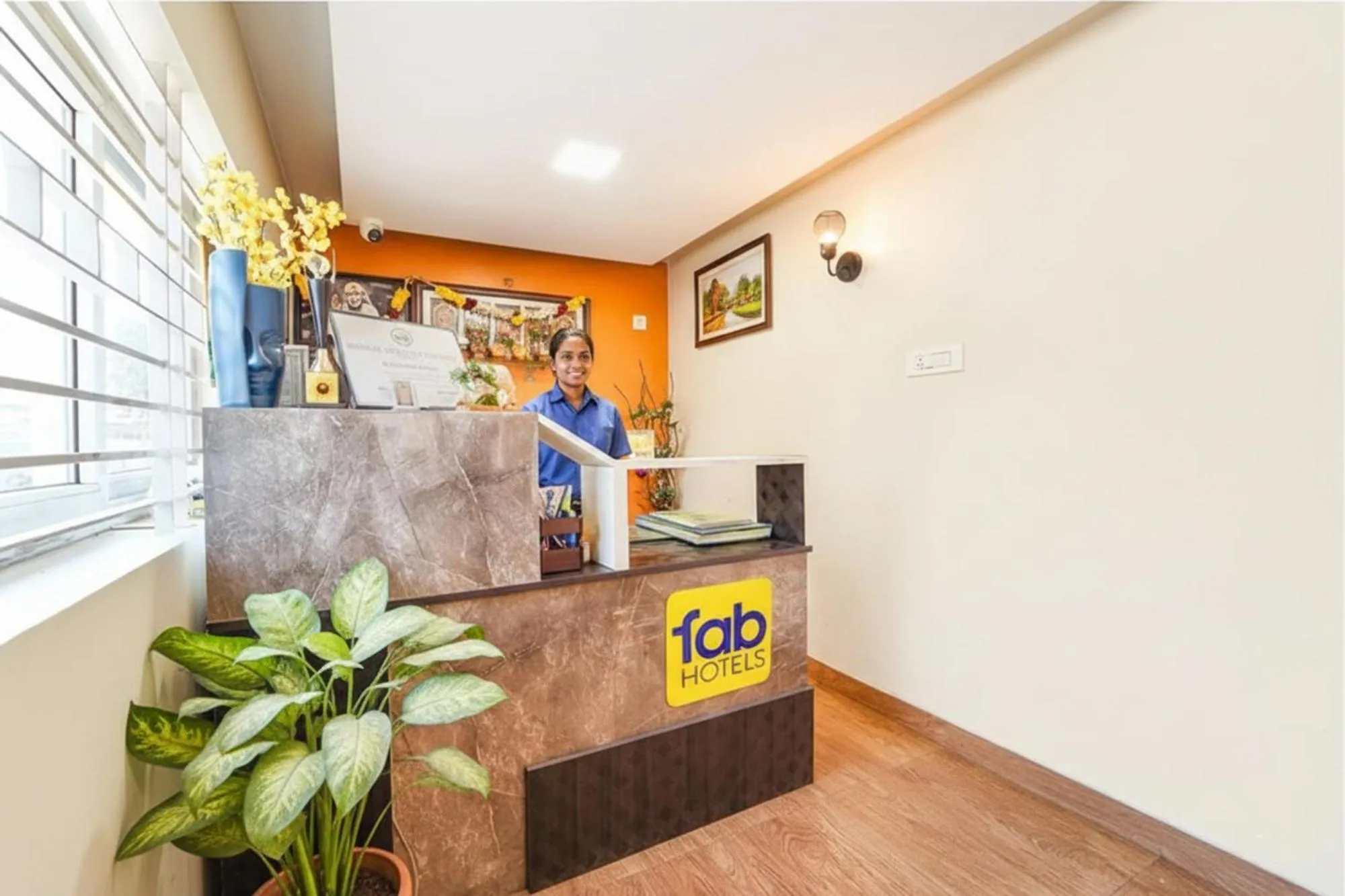 Lobby or reception in FabHotel Mani's Residency