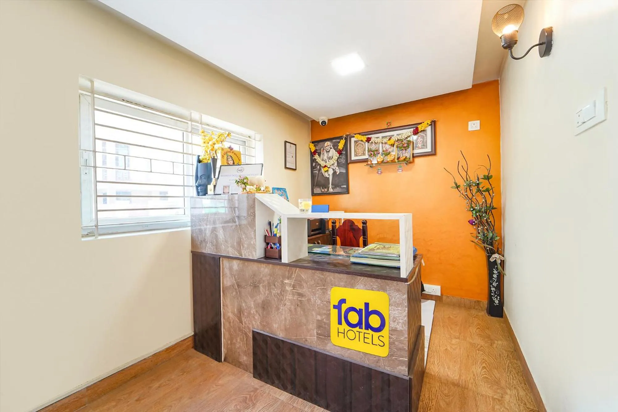 Lobby or reception in Itsy Hotels Sri Mani'S Residency, Coimbatore Airport