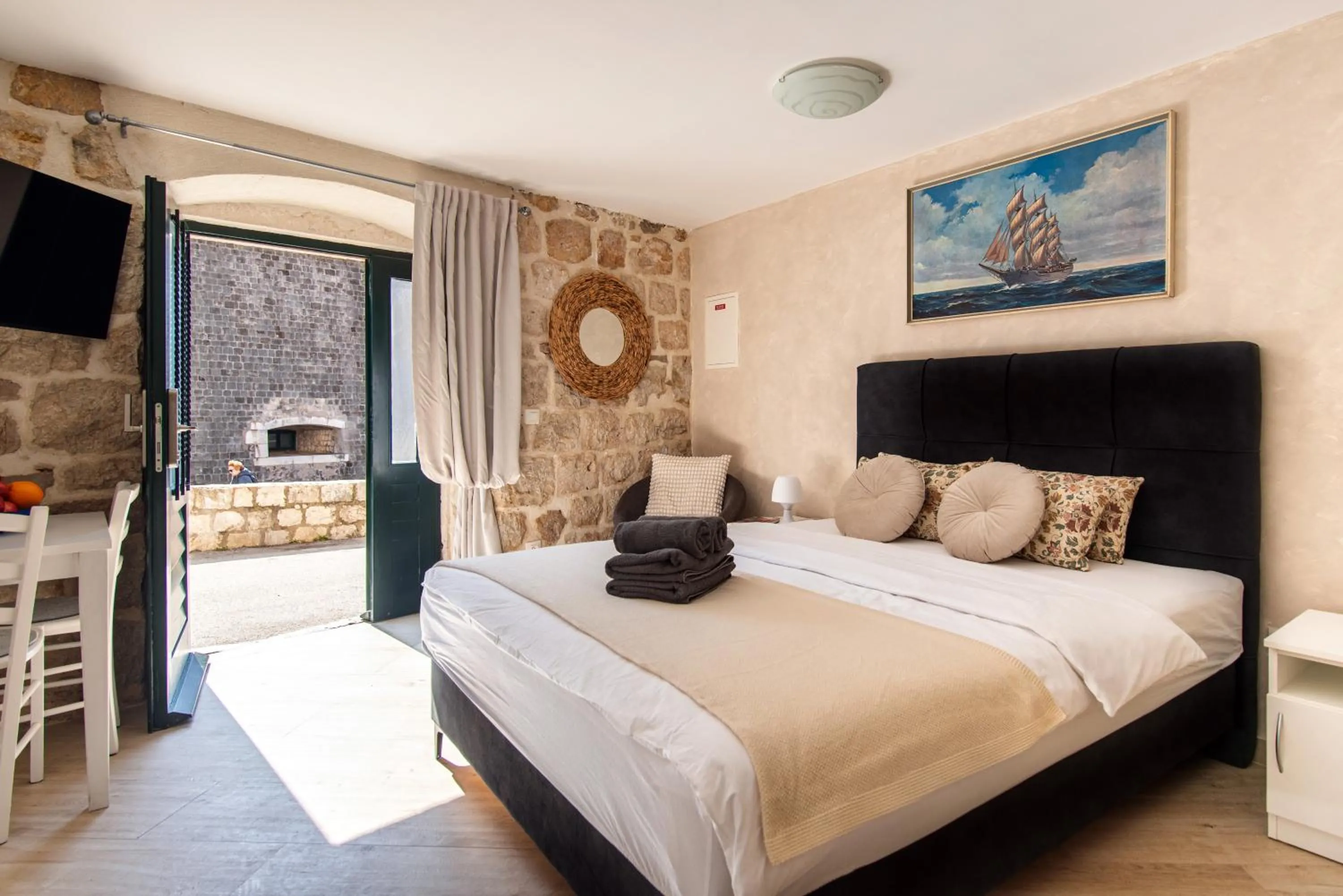 View (from property/room), Bed in Ragusa City Walls Apartments