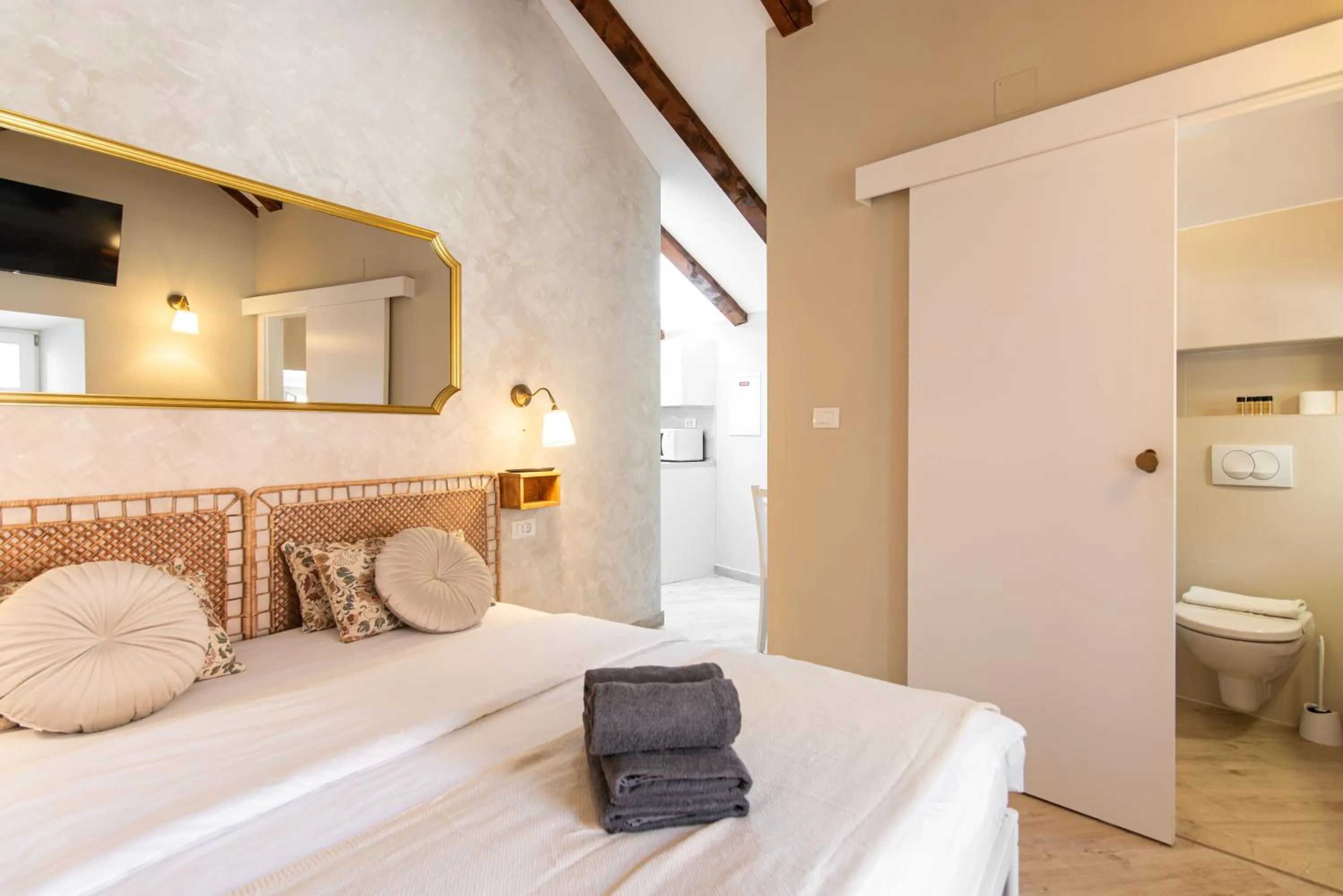 Photo of the whole room, Bed in Ragusa City Walls Apartments
