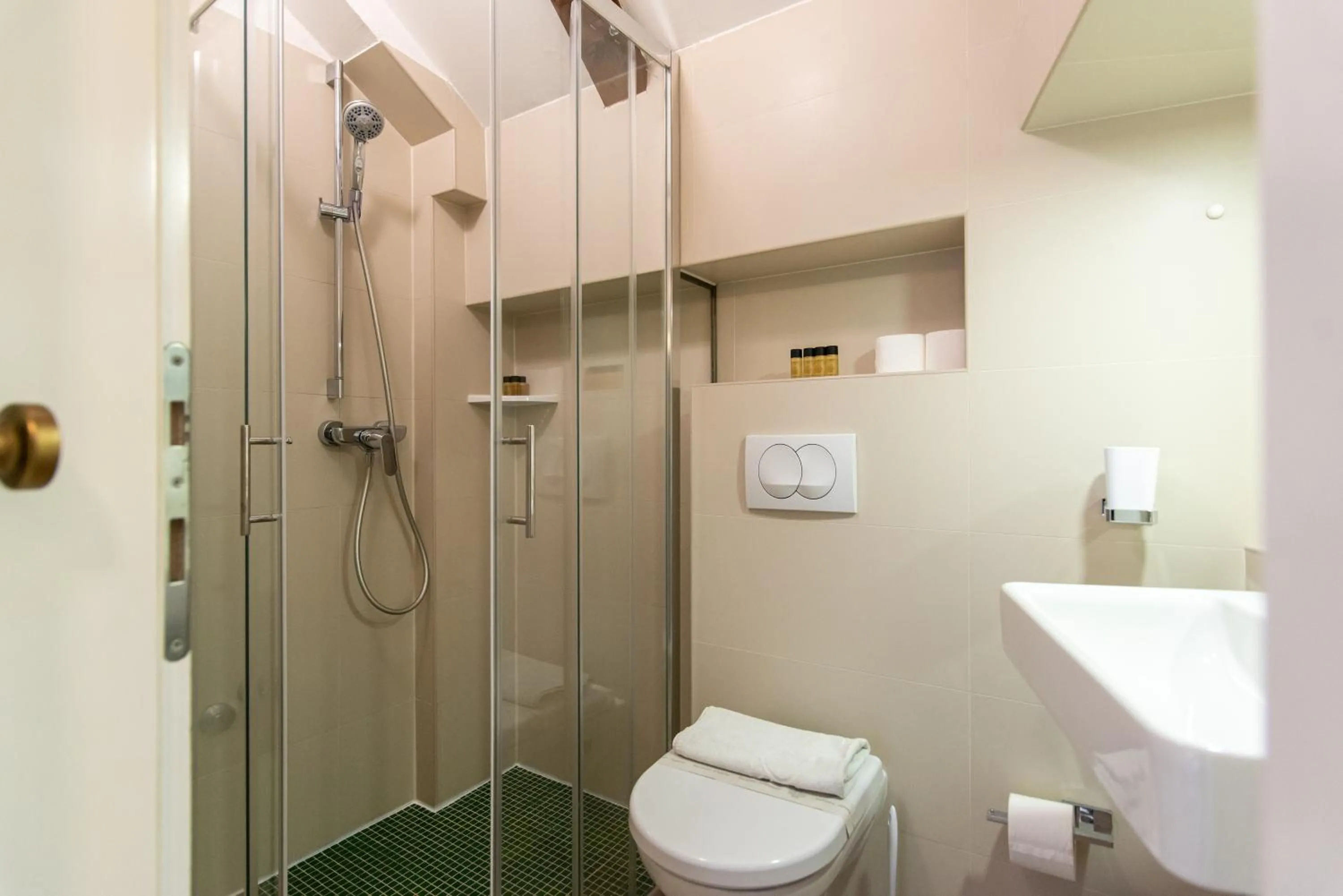 Bathroom in Ragusa City Walls Apartments