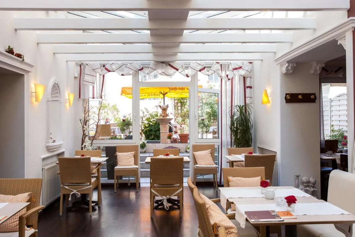 Restaurant/places to eat in Hotel Villa Auguste Viktoria