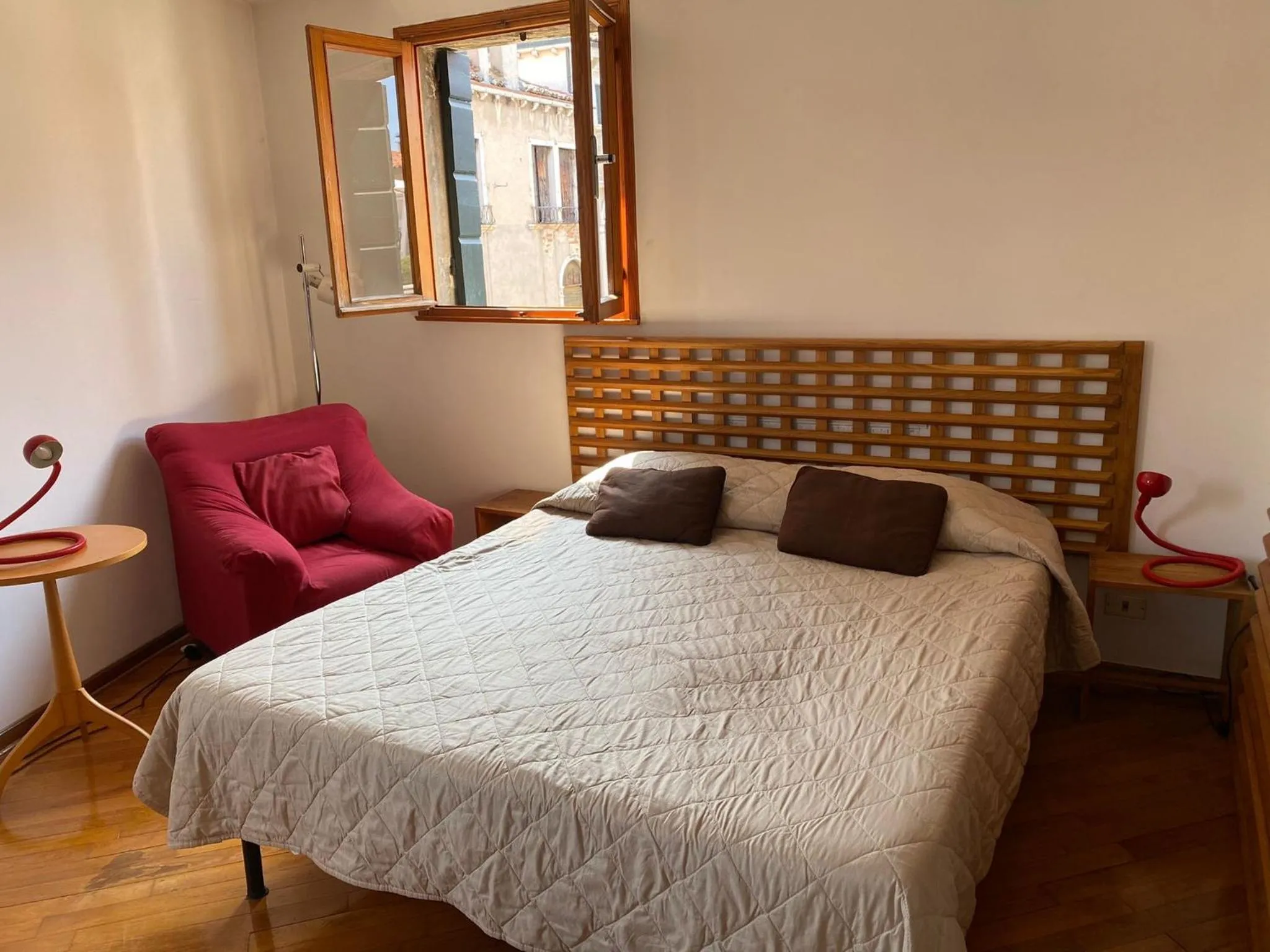 Bed in Anzolo Palace - Rooms & Apartments