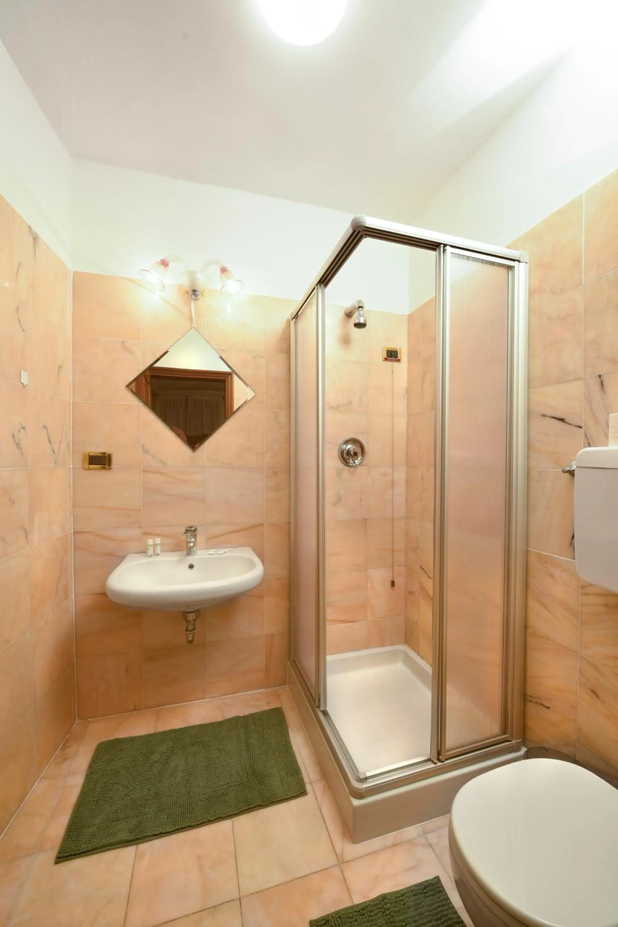 Bathroom in Anzolo Palace - Rooms & Apartments