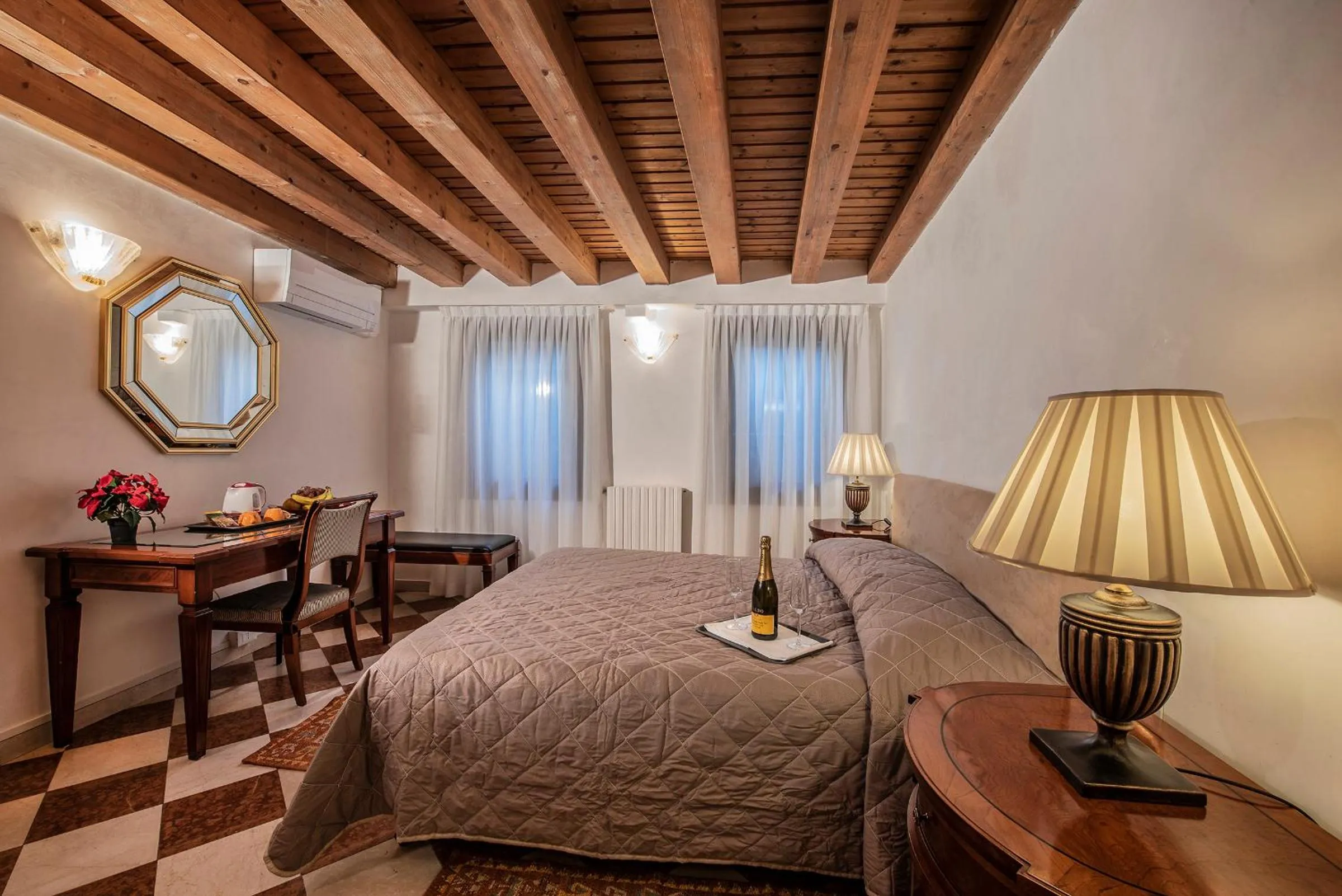 Bedroom, Bed in Anzolo Palace - Rooms & Apartments