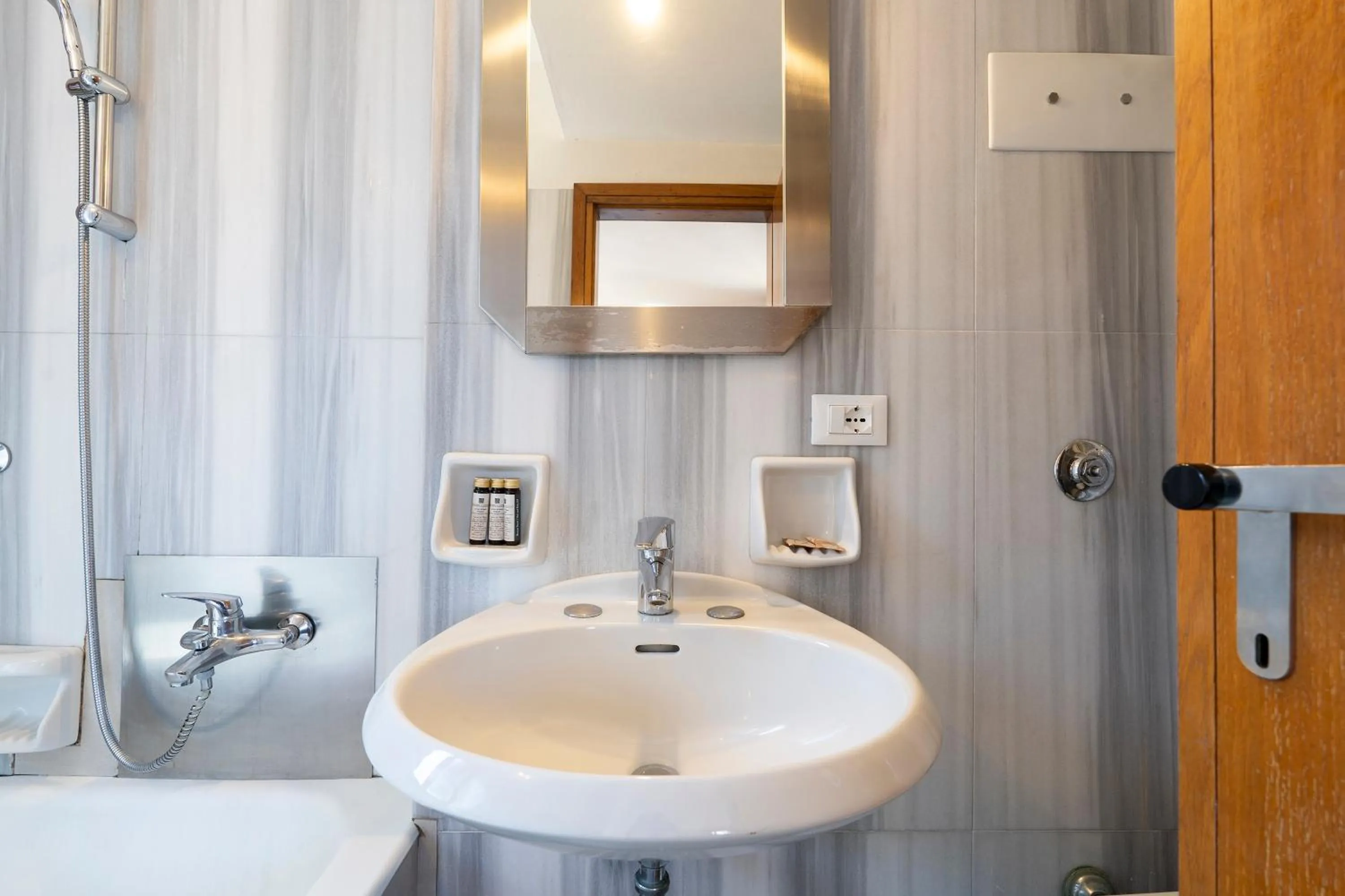 Bathroom in Anzolo Palace - Rooms & Apartments