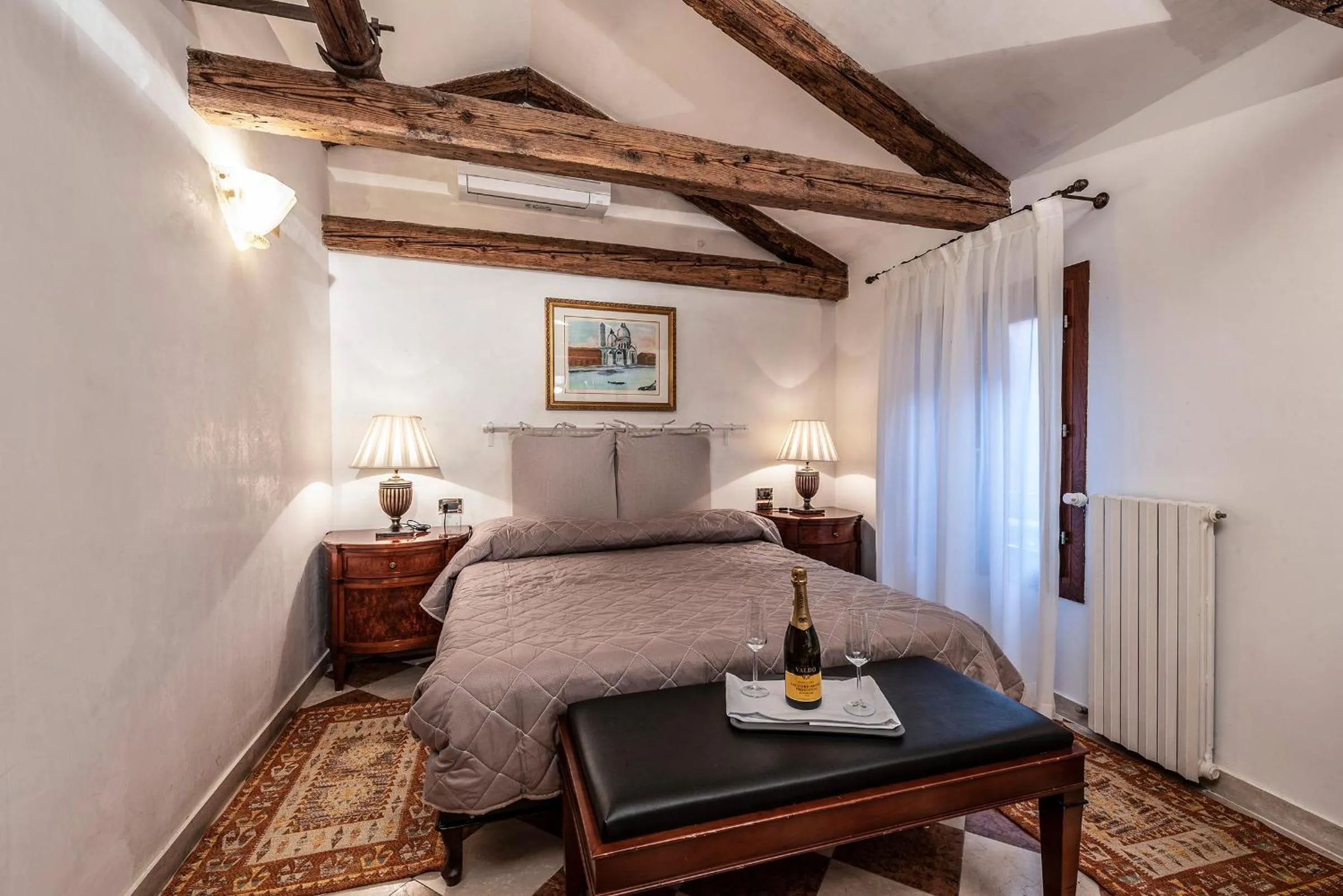 Bedroom, Bed in Anzolo Palace - Rooms & Apartments