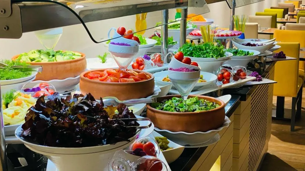 Restaurant/places to eat in Hotel Sun