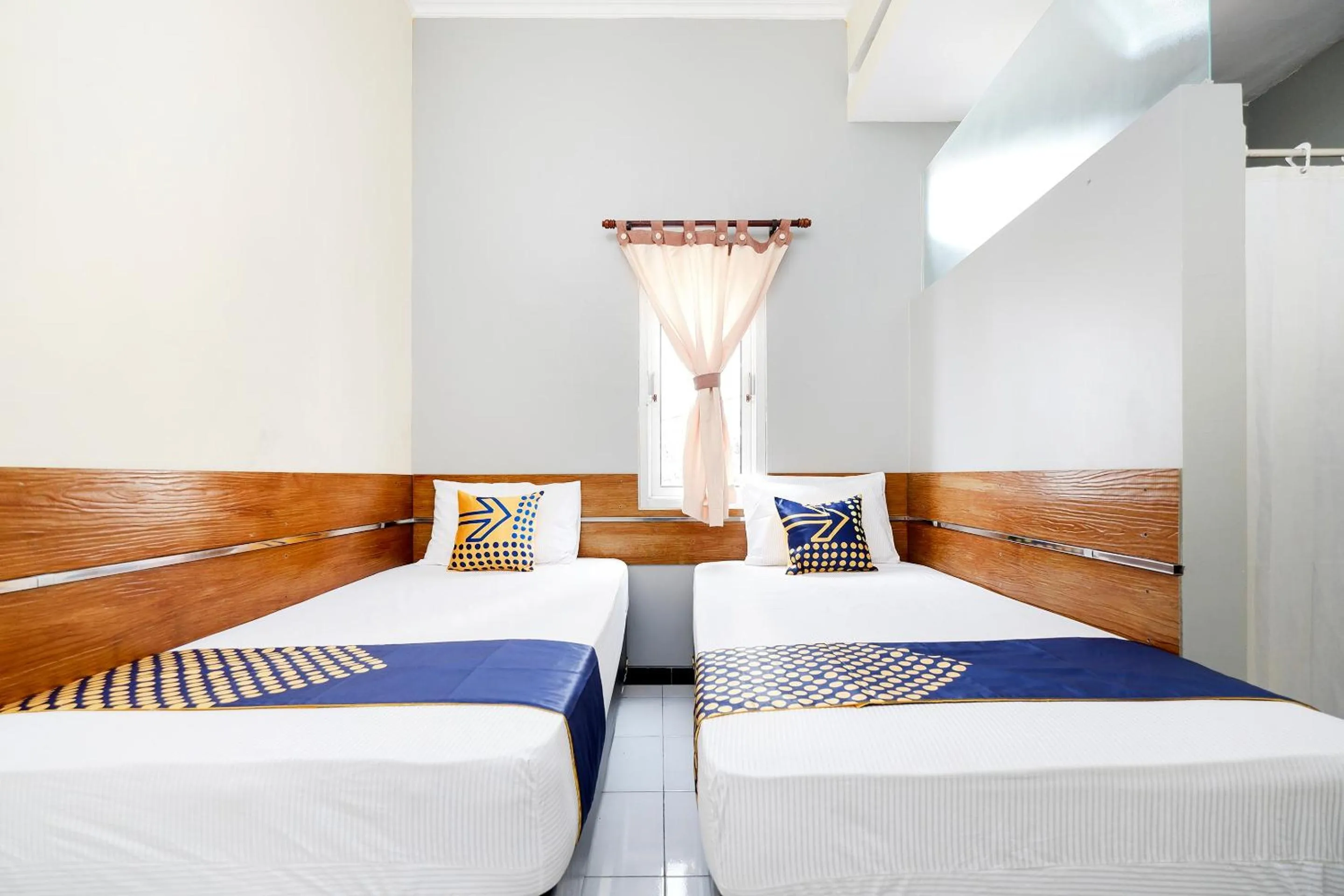 Bedroom, Bed in Hotel O Solo Point Guest House Syariah