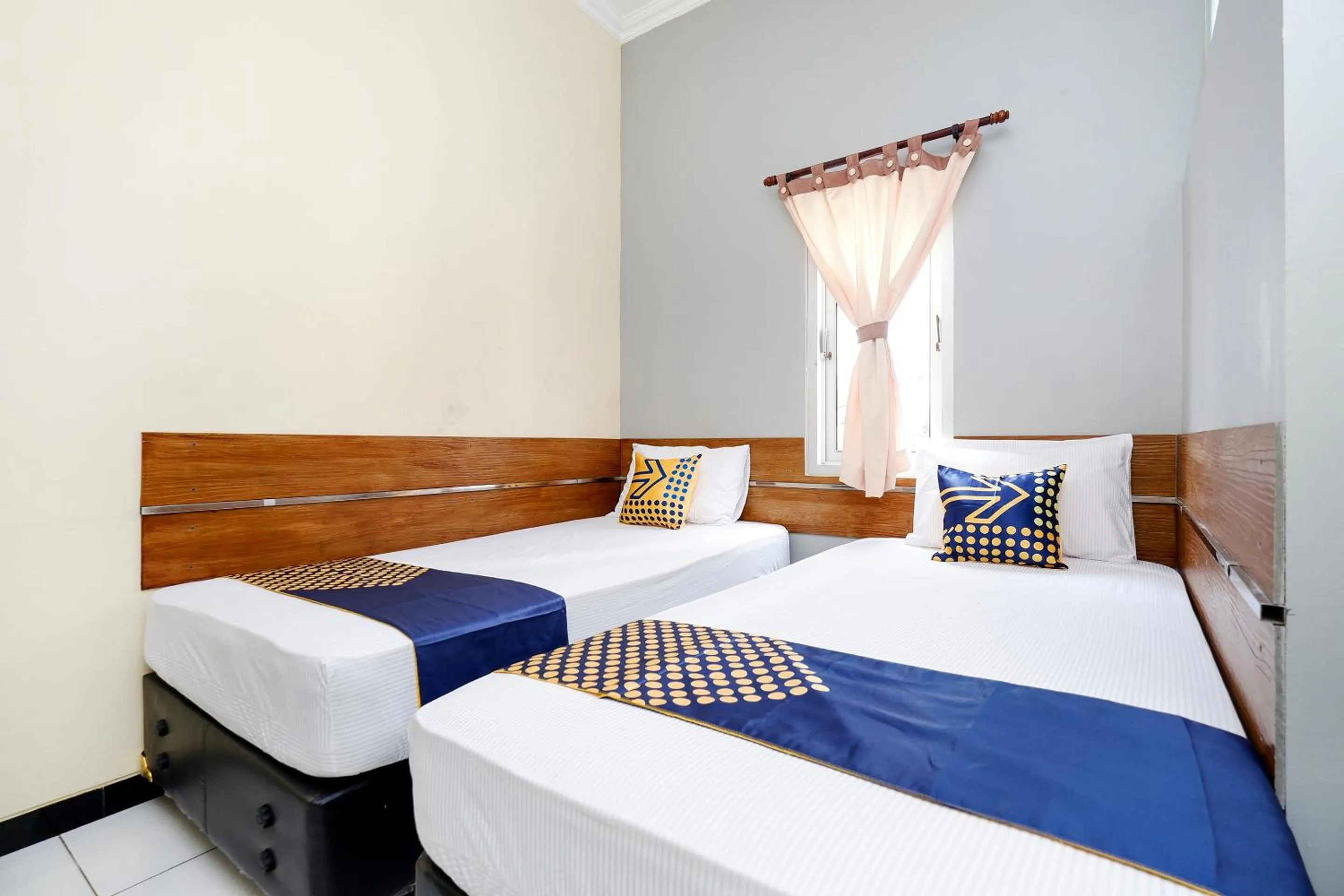 Bedroom, Bed in Hotel O Solo Point Guest House Syariah