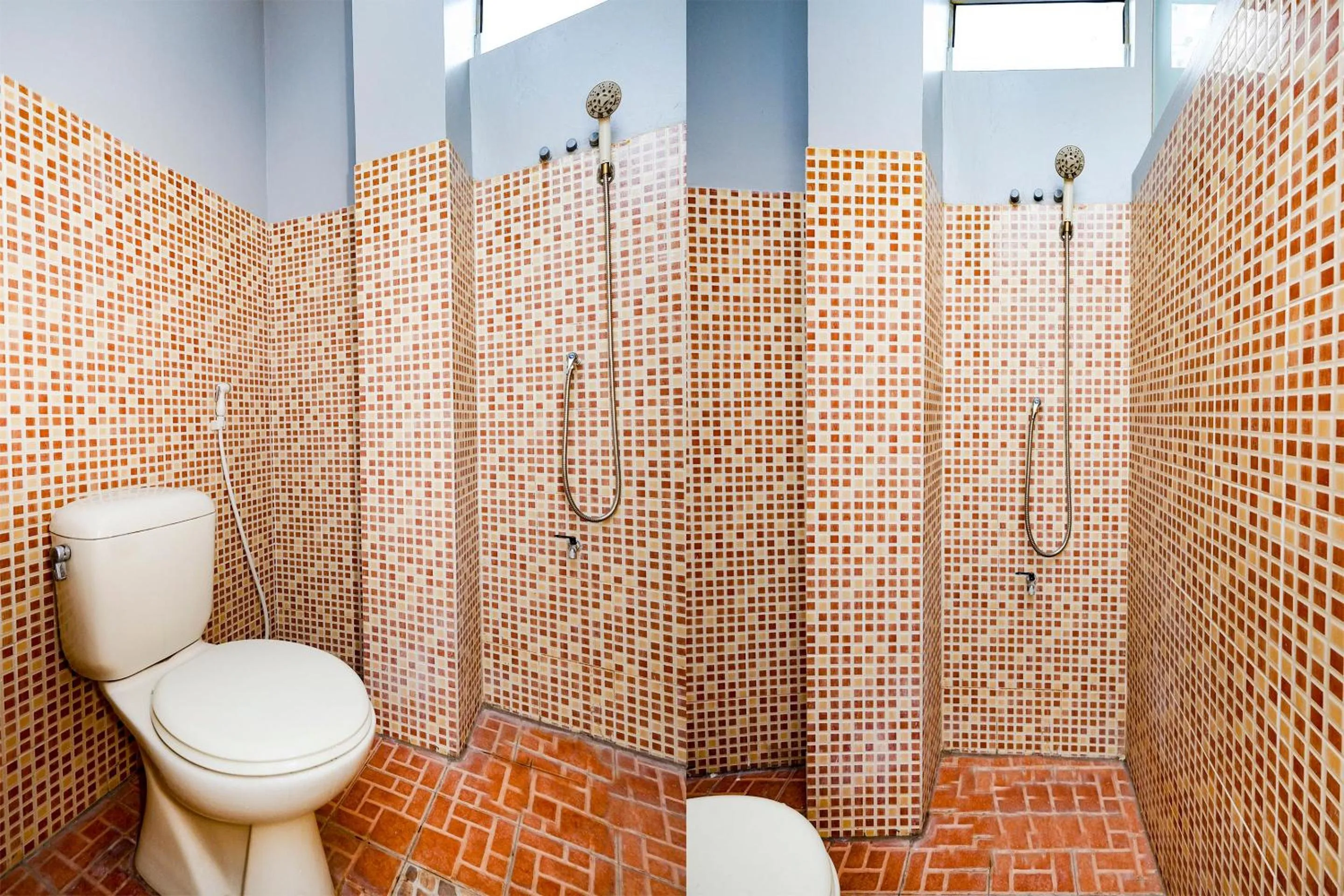 Bathroom in Hotel O Solo Point Guest House Syariah