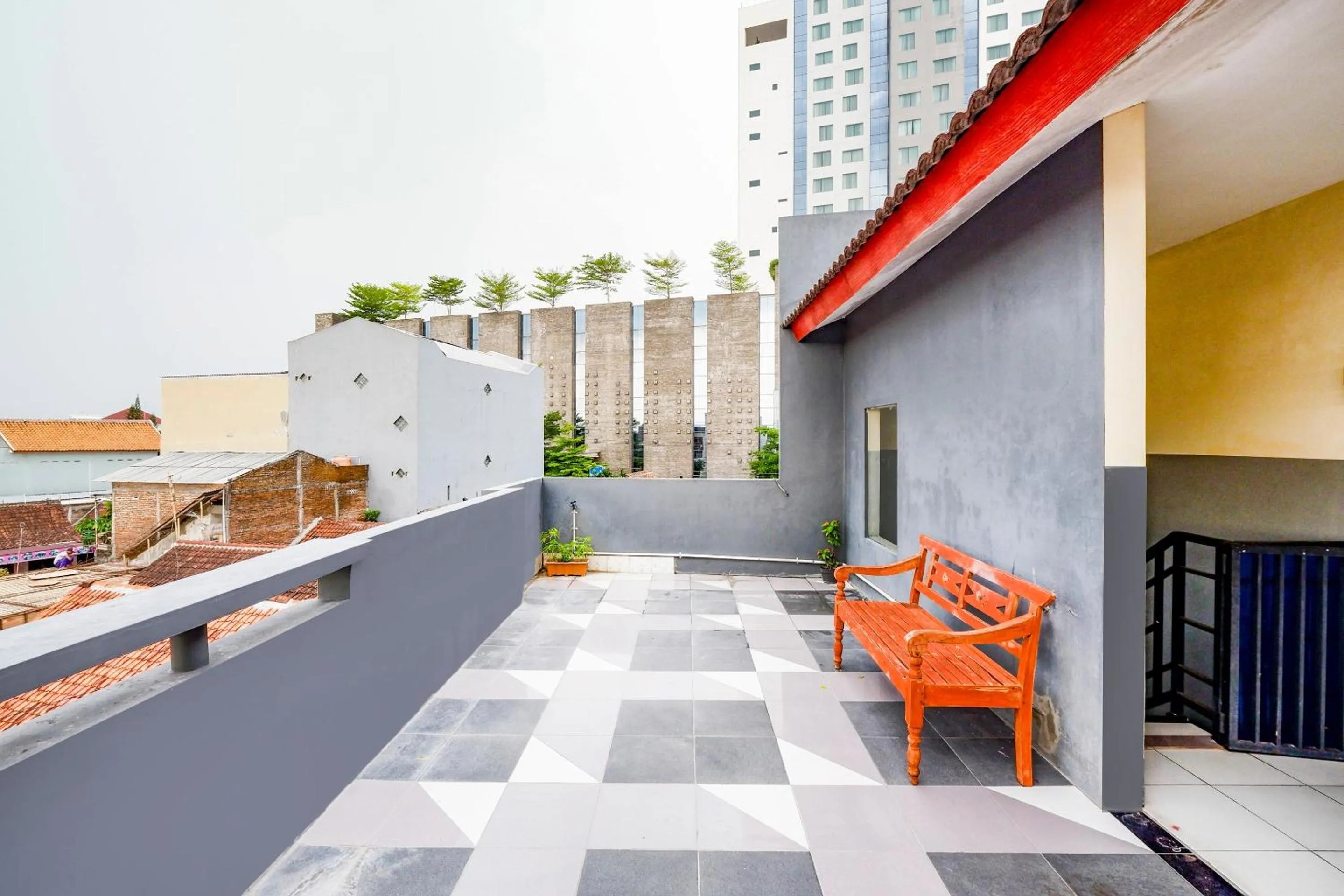 Lobby or reception in Hotel O Solo Point Guest House Syariah