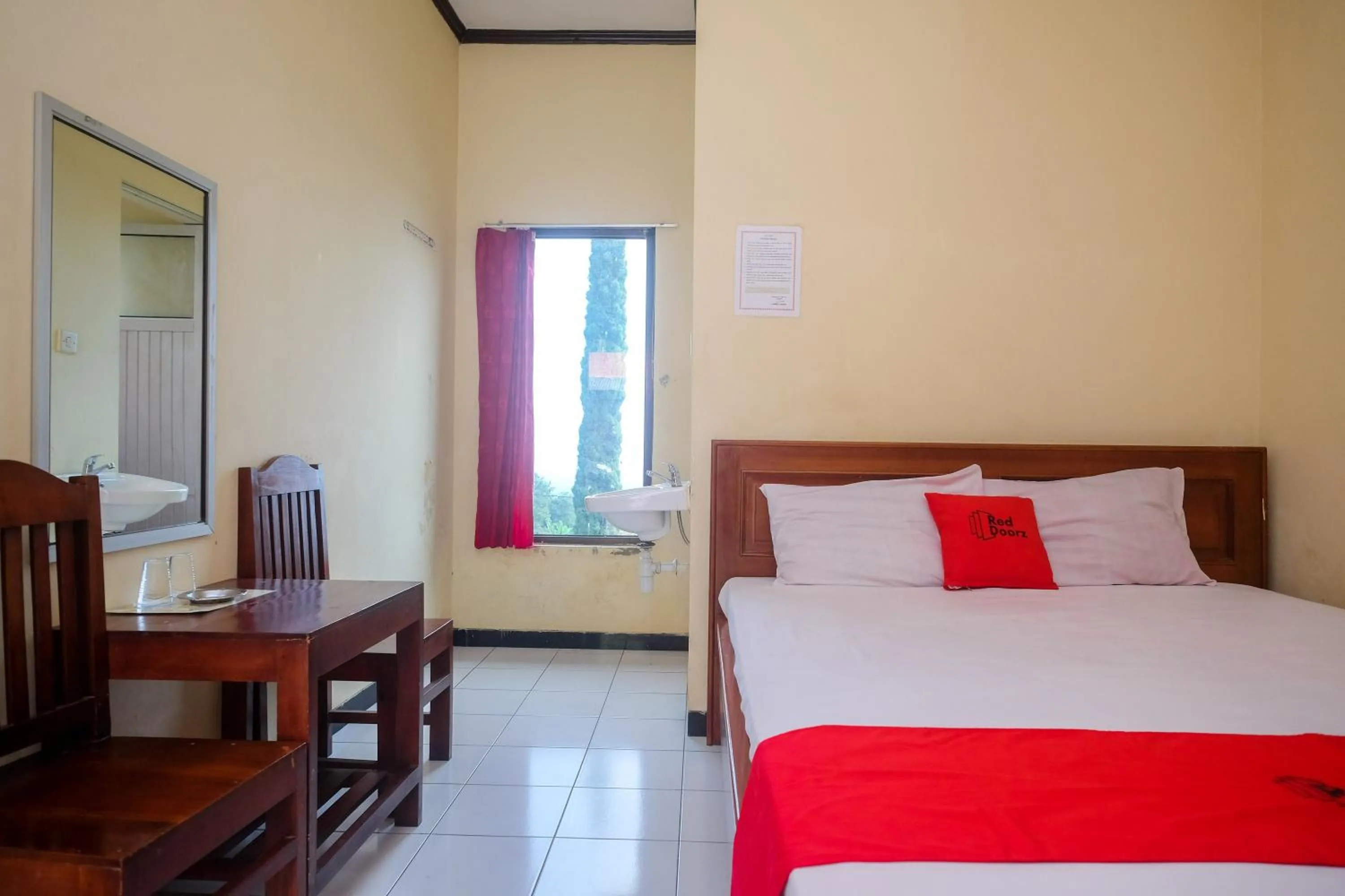 Bed in RedDoorz near Candi Sukuh Karanganyar