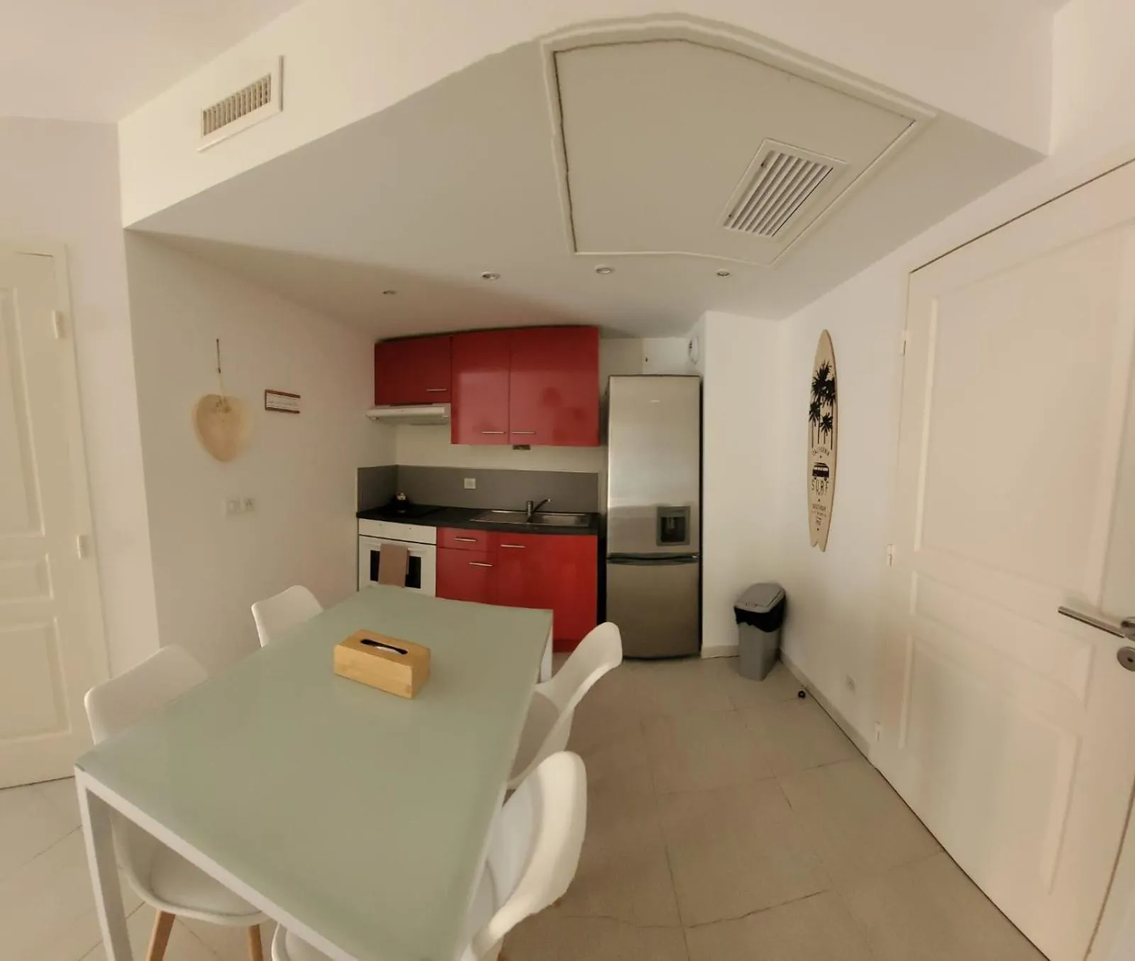 Kitchen or kitchenette in Hôtel Montaigne & Spa - Cannes Centre