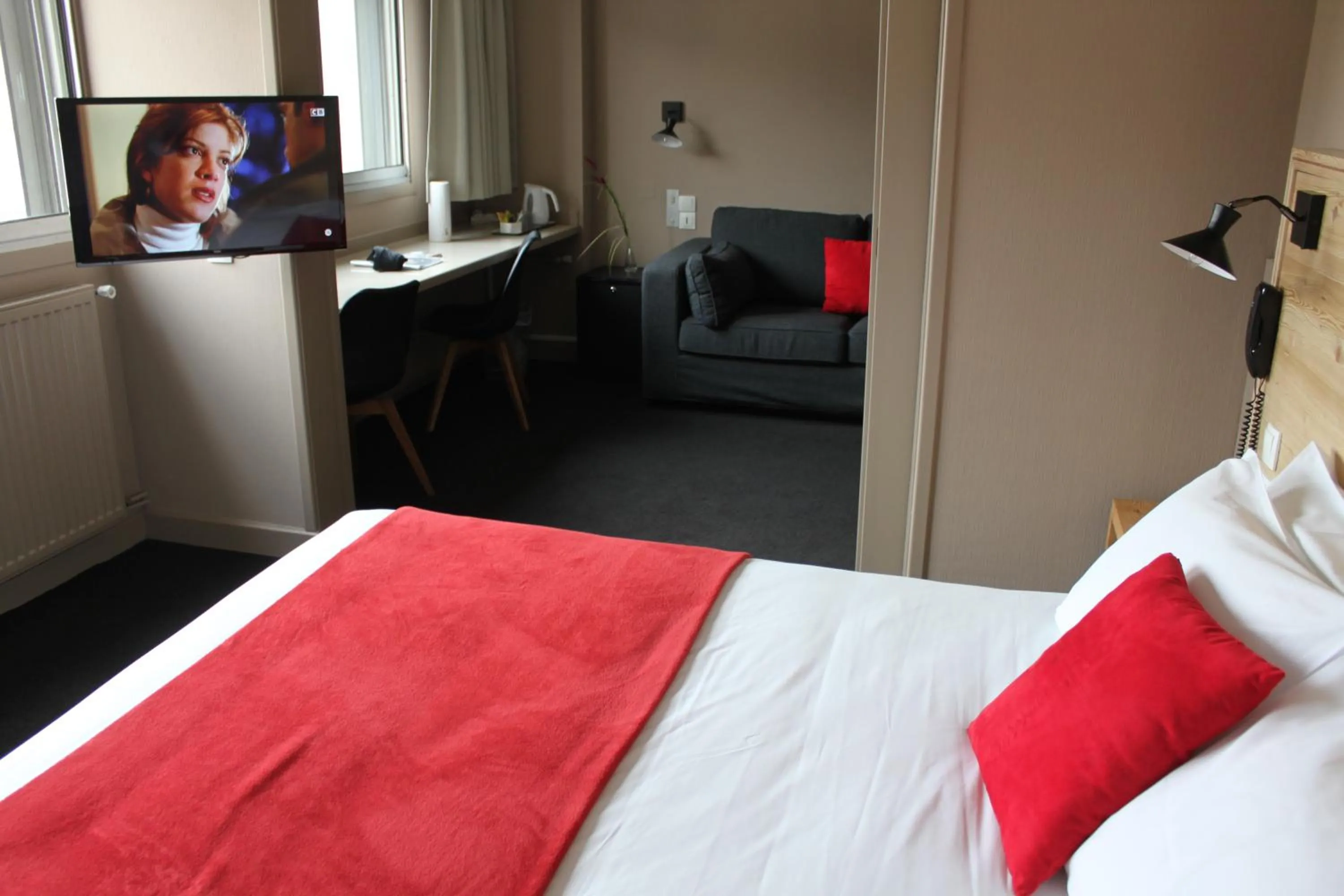 Photo of the whole room, Bed in Mon Hotel à Gap