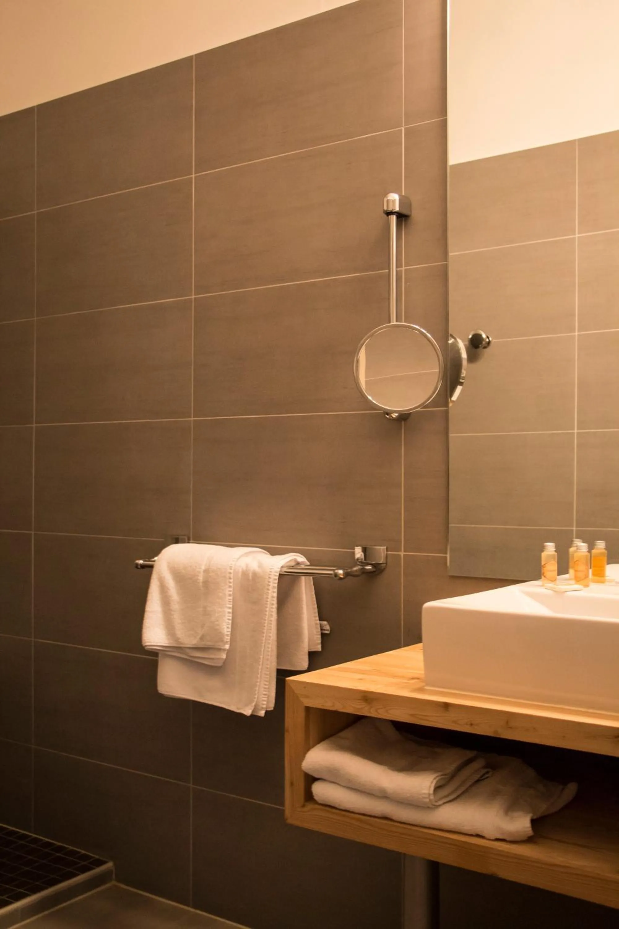 Shower in Mon Hotel à Gap