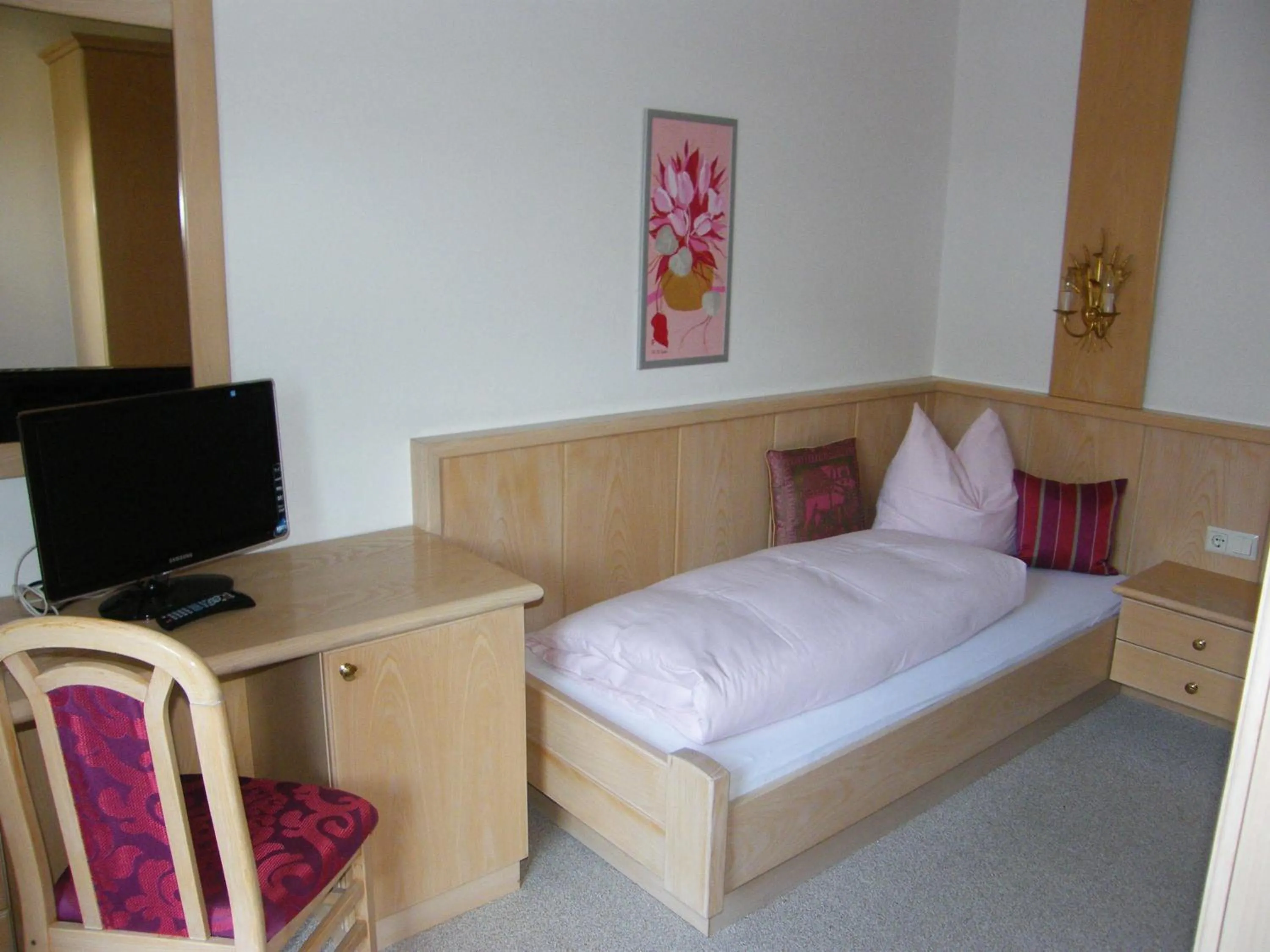 Bed in Katharina's Sleepover - Budget Holiday Home