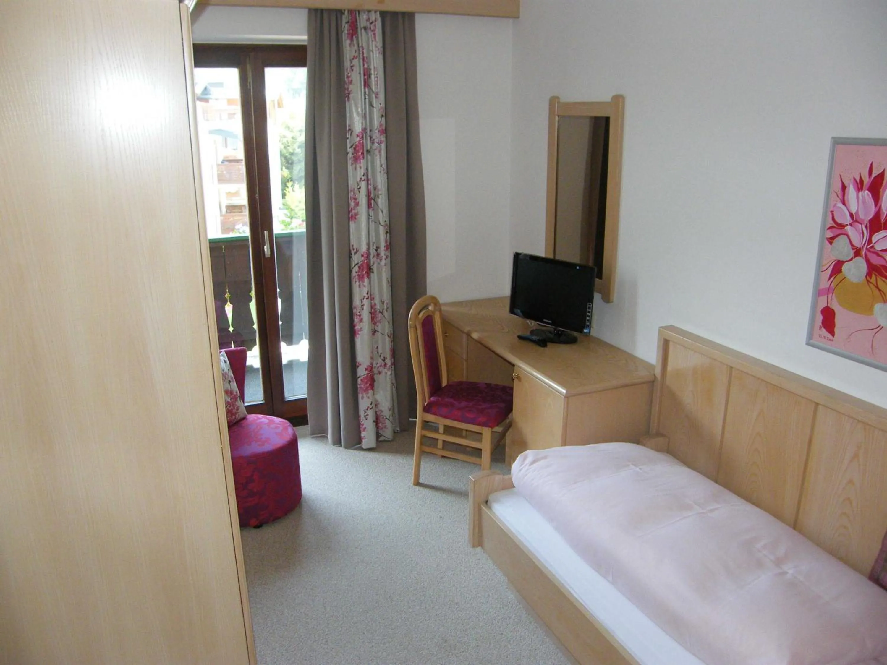Bed in Katharina's Sleepover - Budget Holiday Home