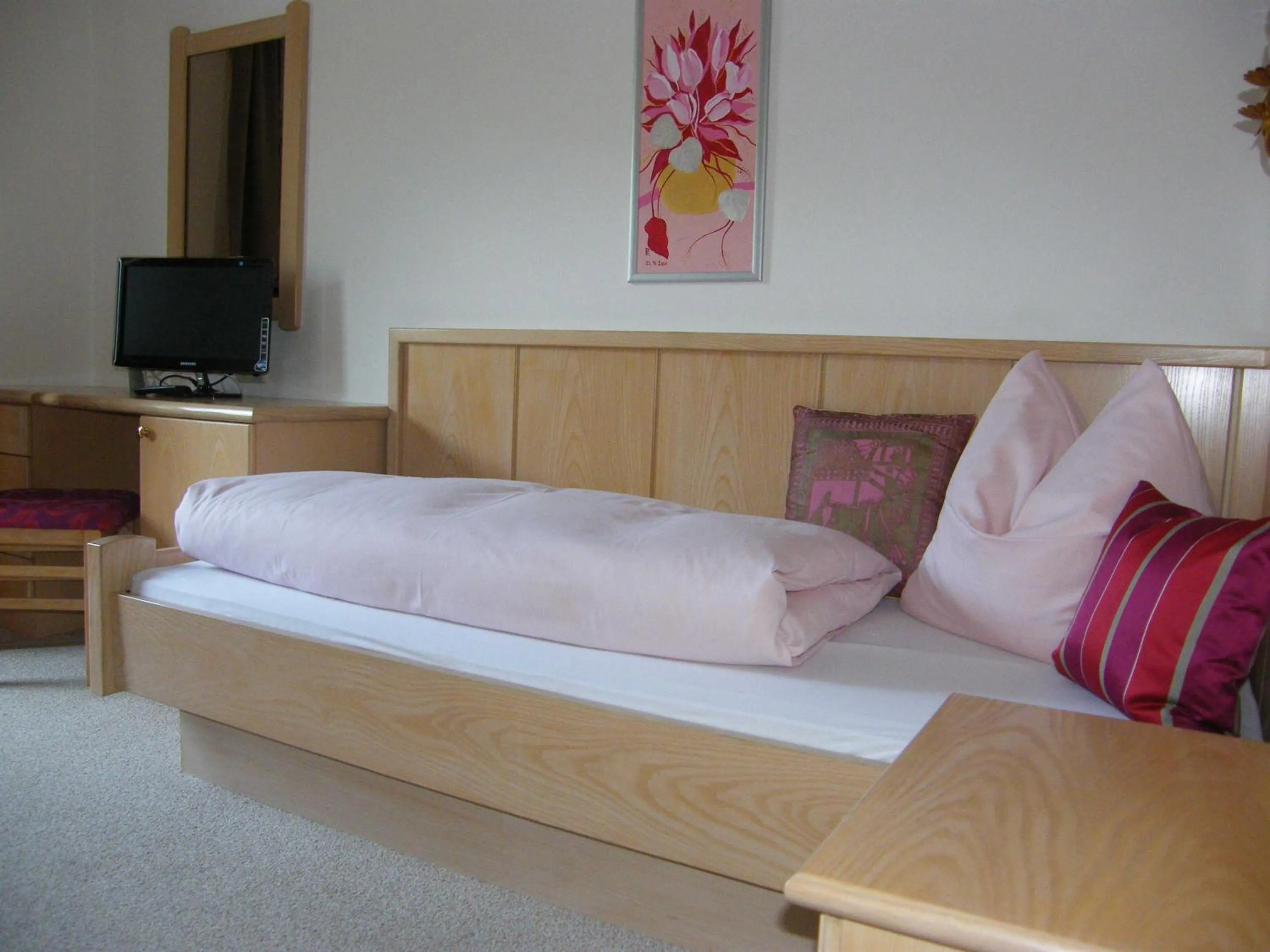 Bed in Katharina's Sleepover - Budget Holiday Home