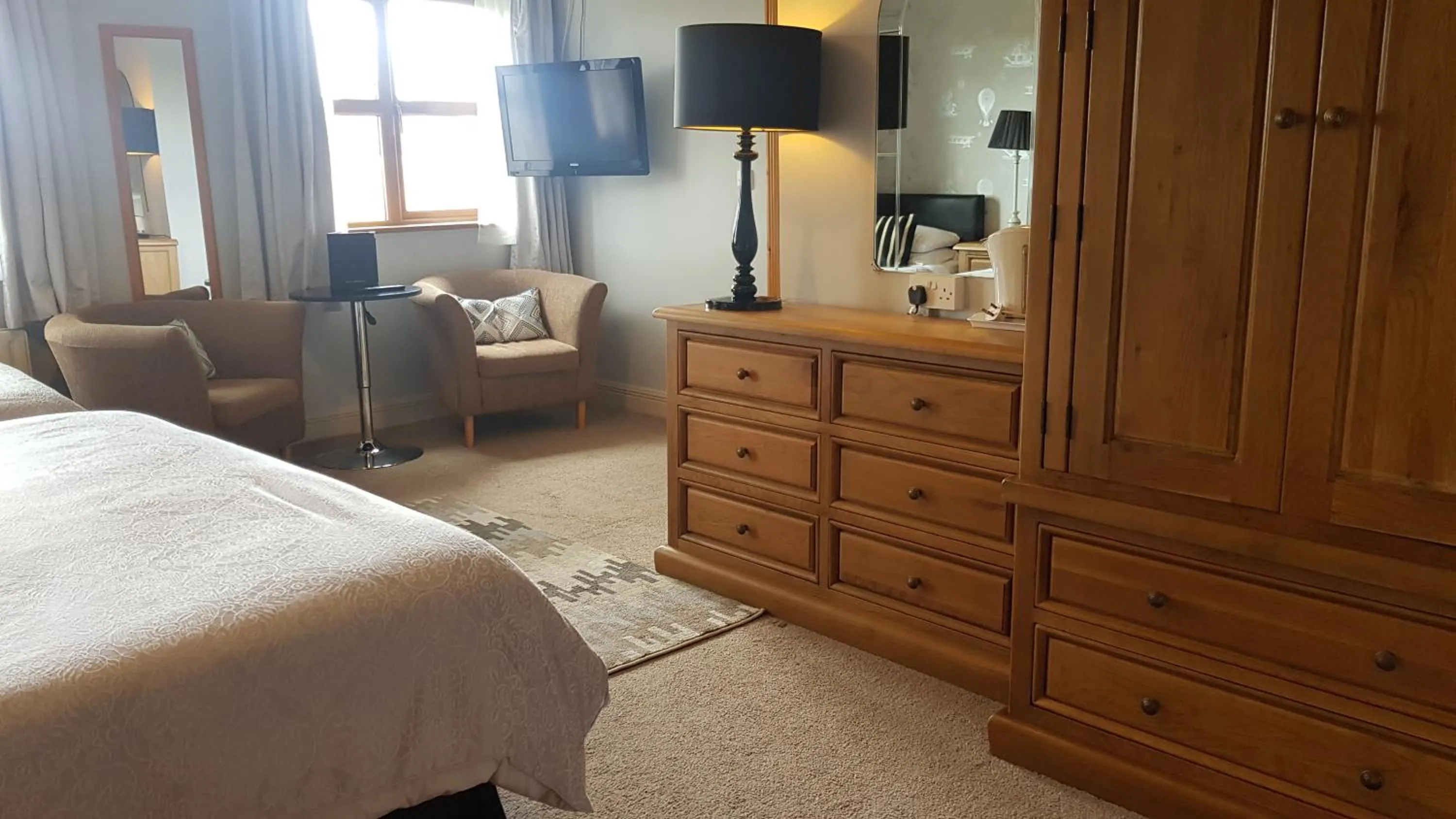 Bed in Church View House F56H977