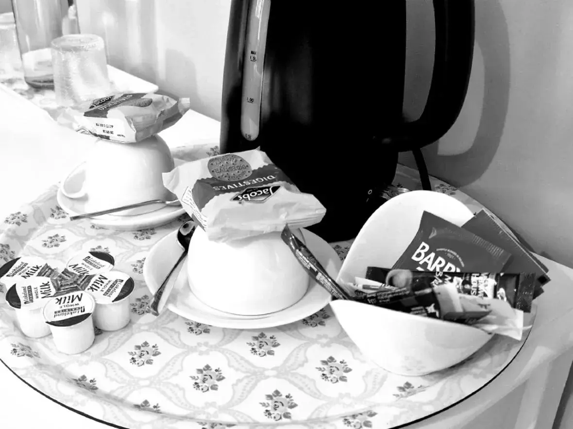 Double Room in Church View House F56H977 Double Room in Church View House F56H977