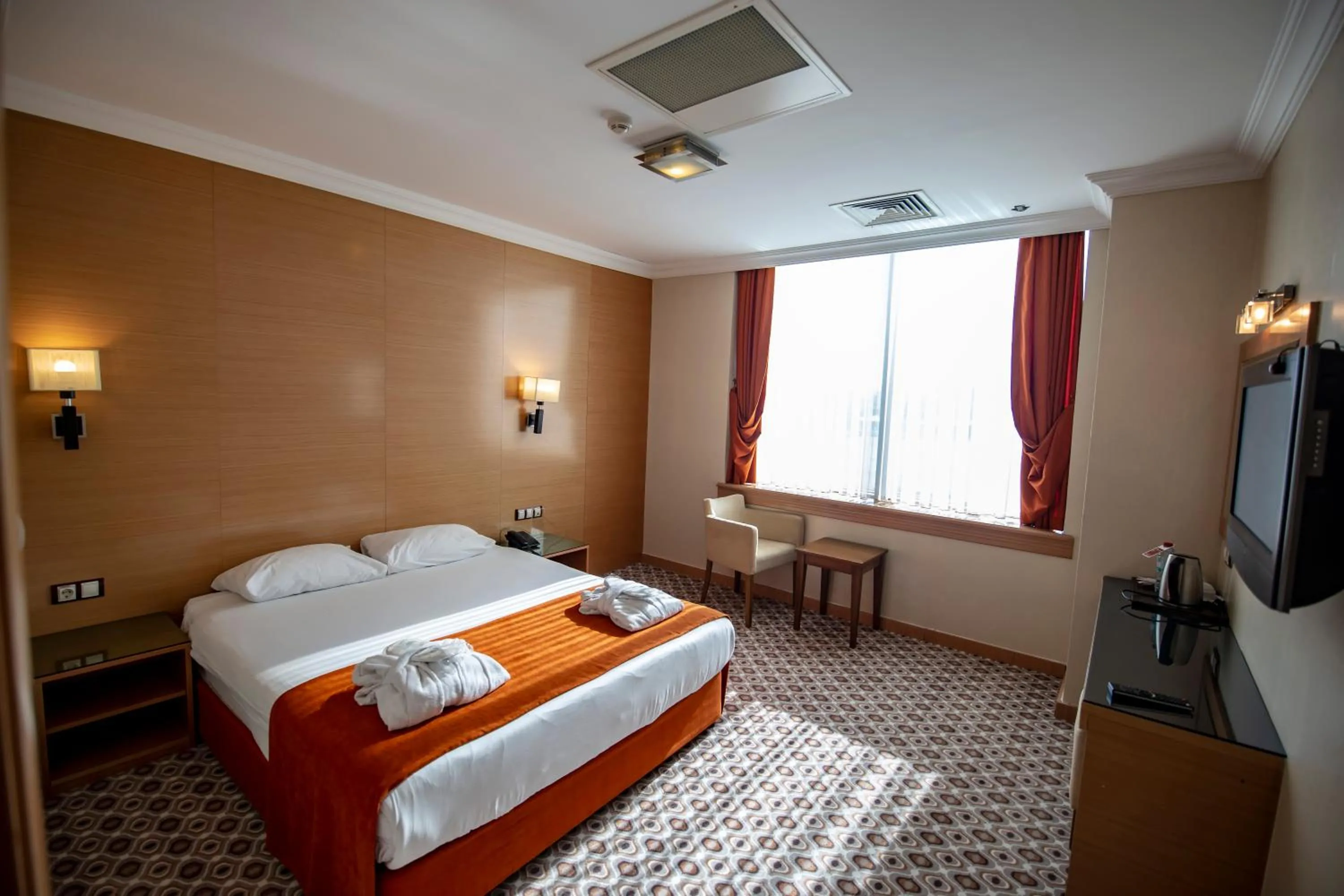 Bed in Gaziantep Plaza Hotel