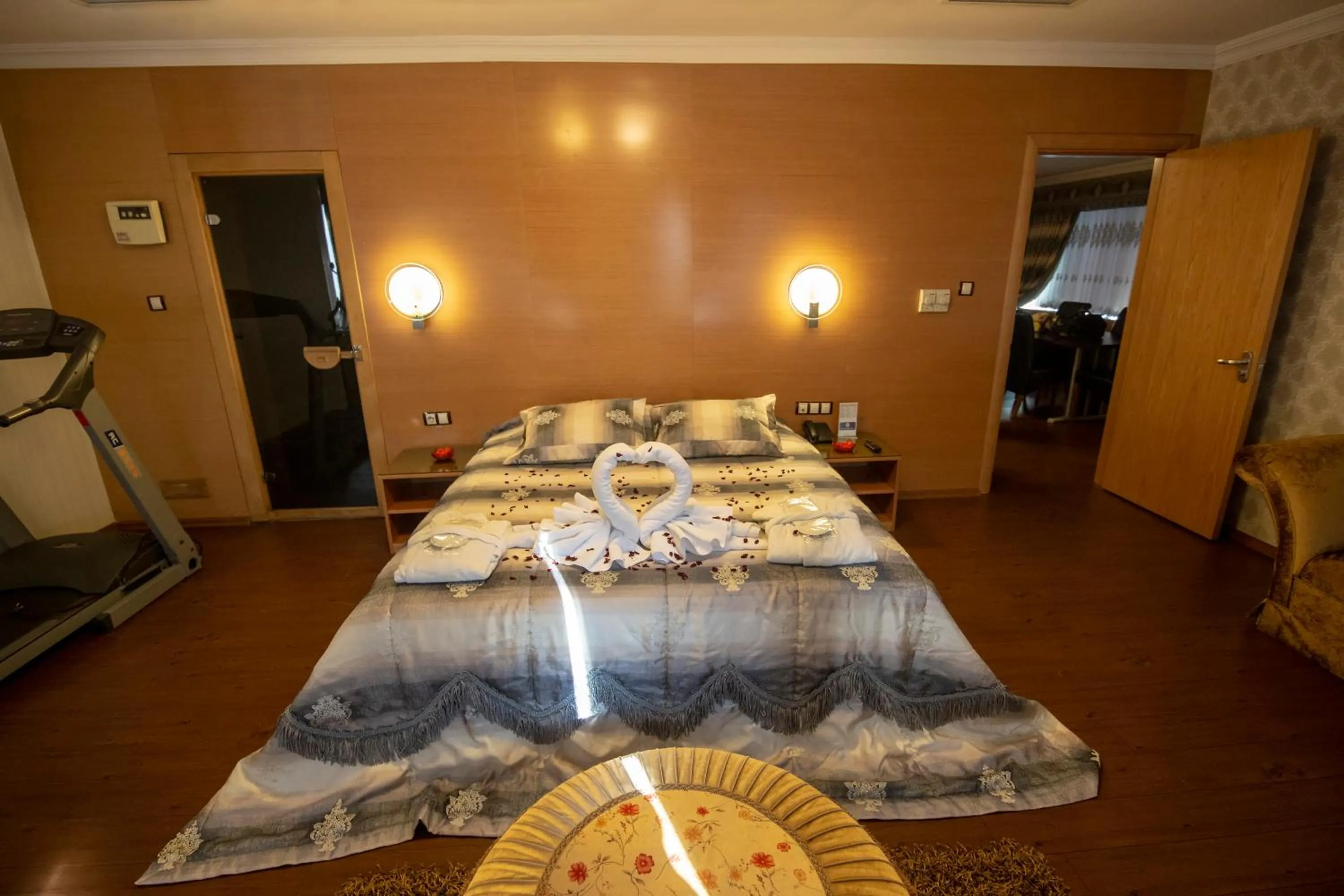 Bed in Gaziantep Plaza Hotel