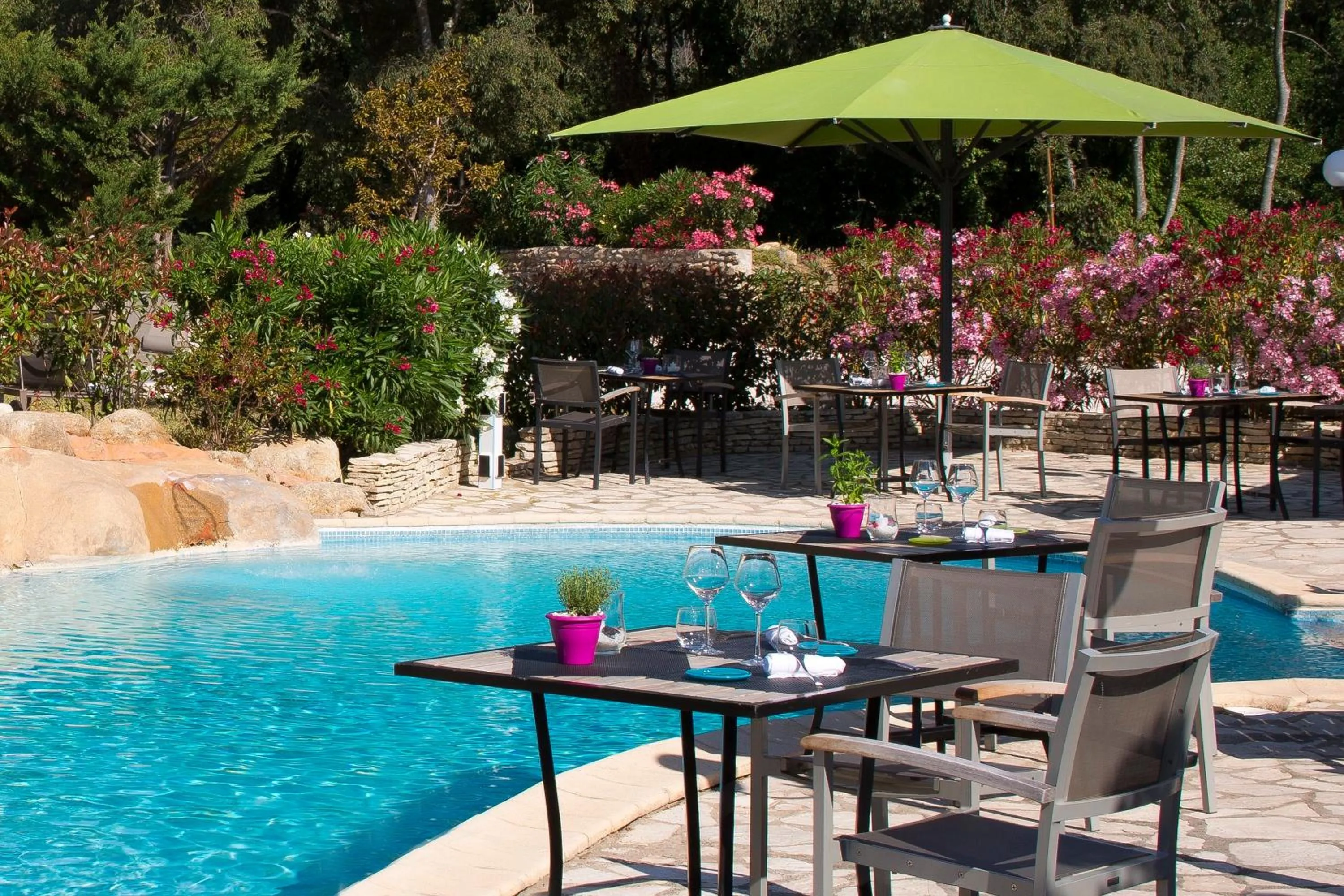 Restaurant/places to eat in Auberge Du Roua