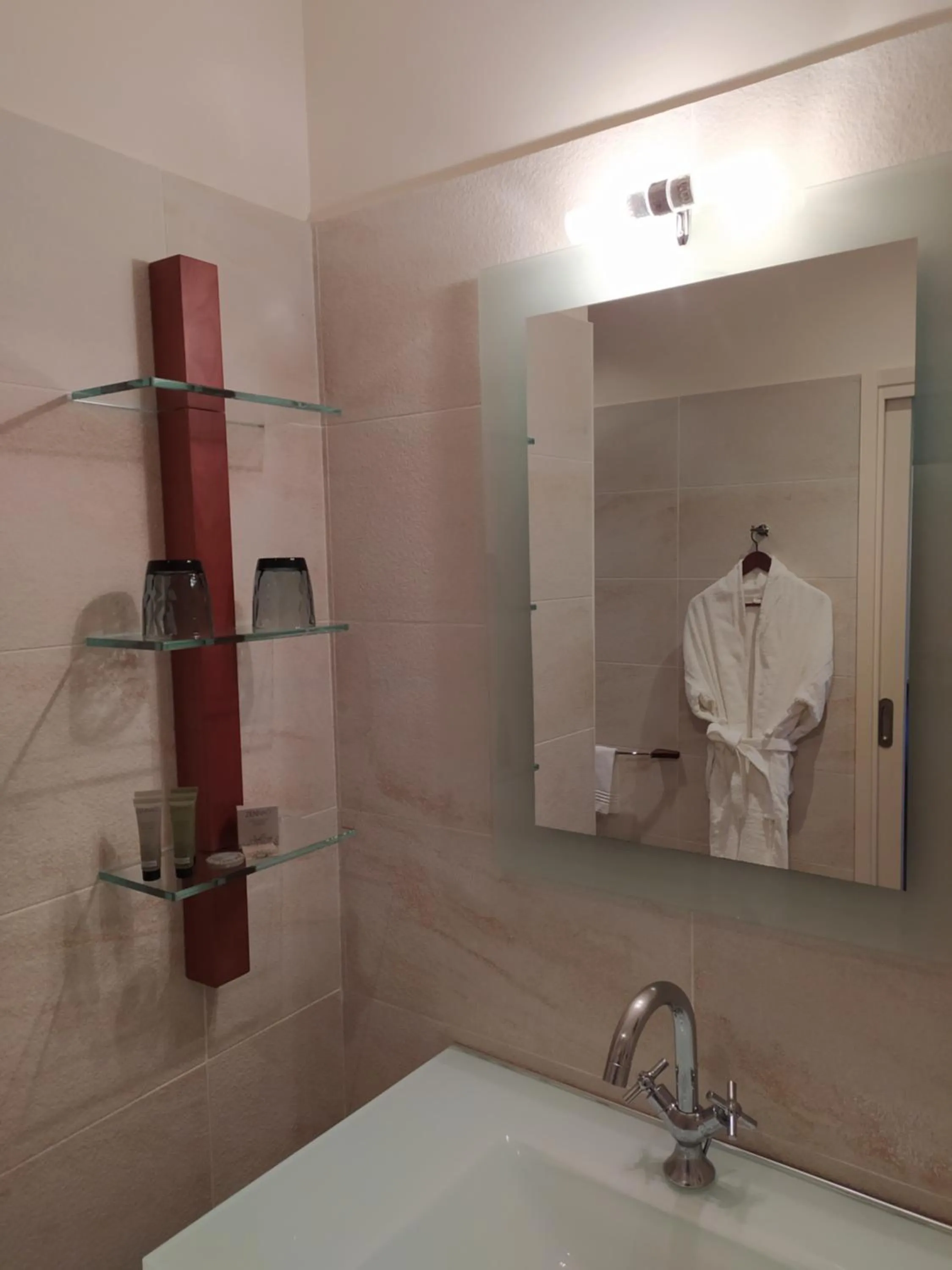 Bathroom in Auberge Du Roua