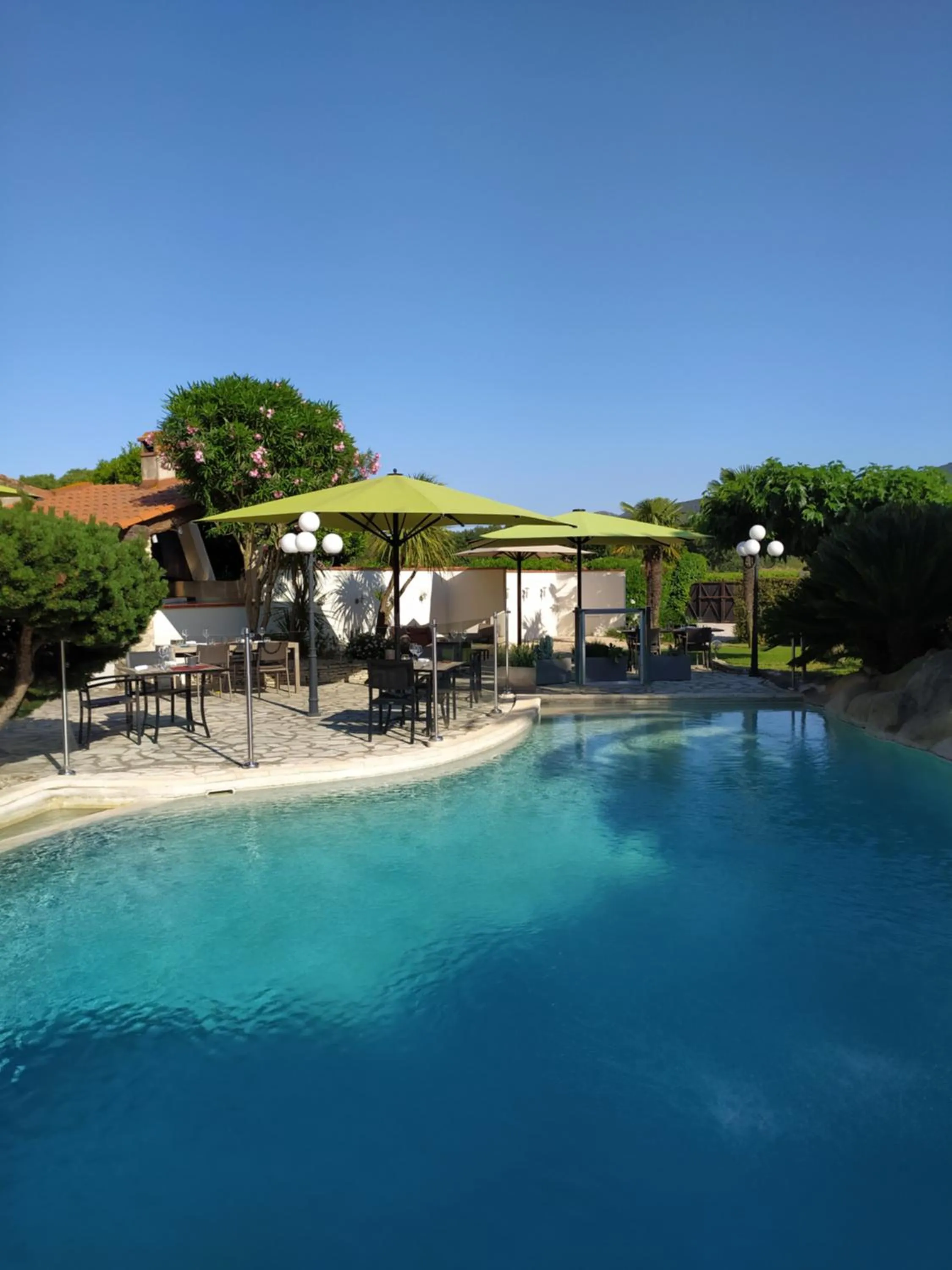 Restaurant/places to eat in Auberge Du Roua