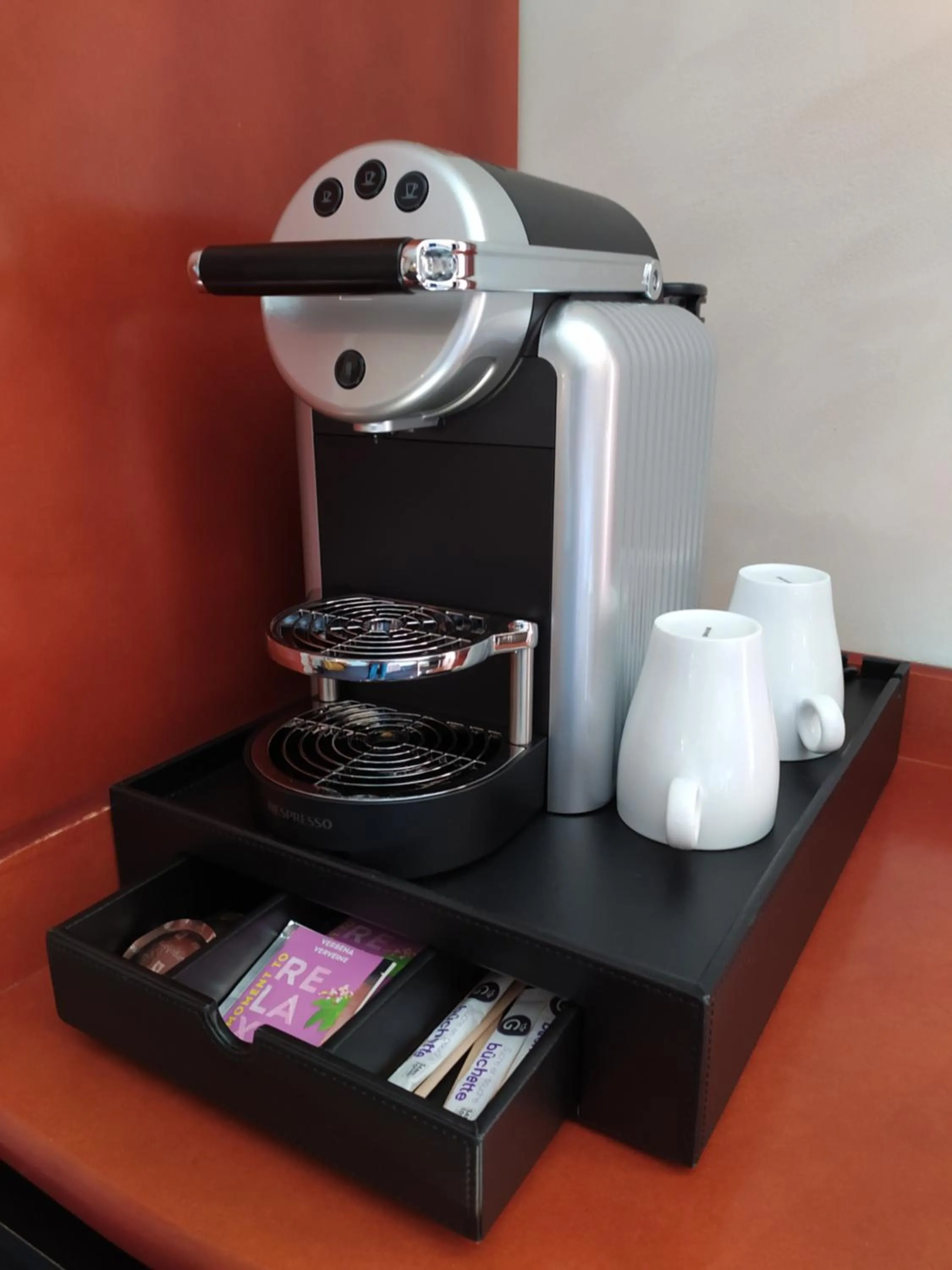 Coffee/tea facilities in Auberge Du Roua