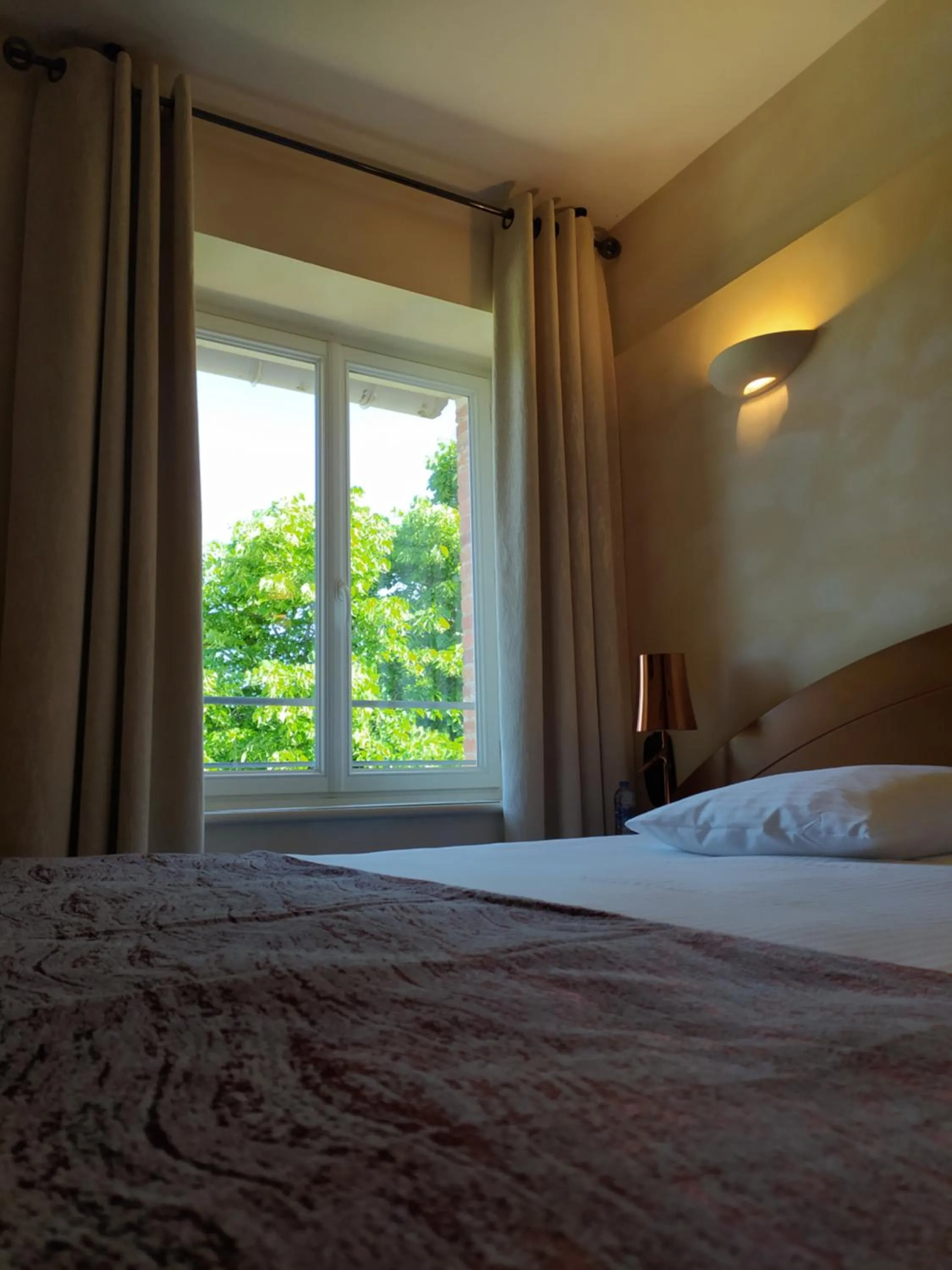 View (from property/room), Bed in Auberge Du Roua