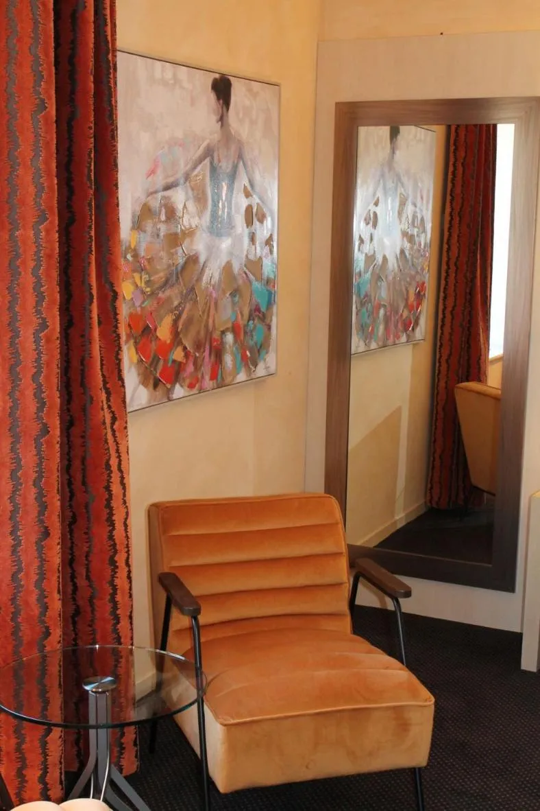 Decorative detail in Auberge Du Roua