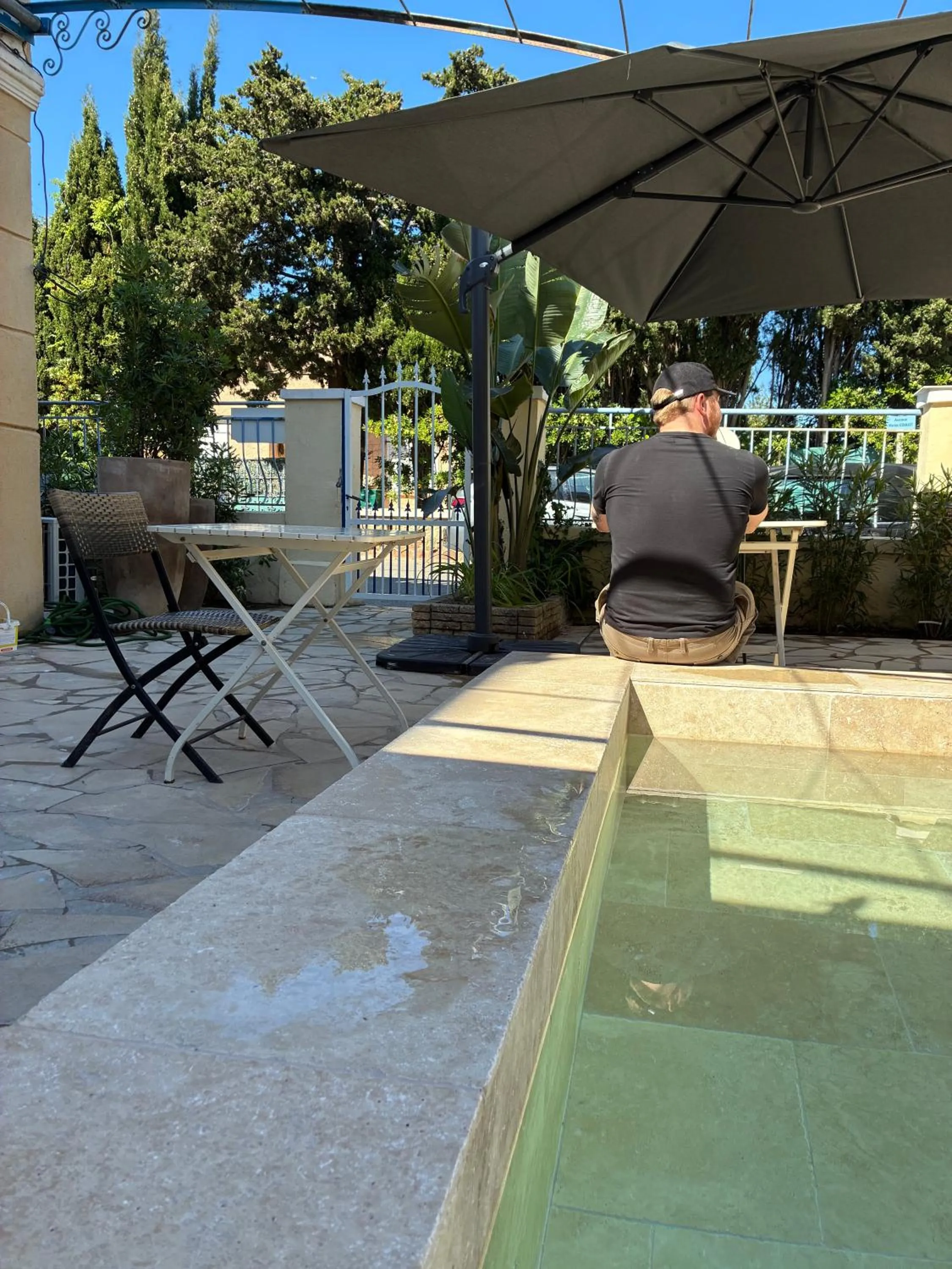 Swimming pool in Hôtel L'Escale Au Soleil