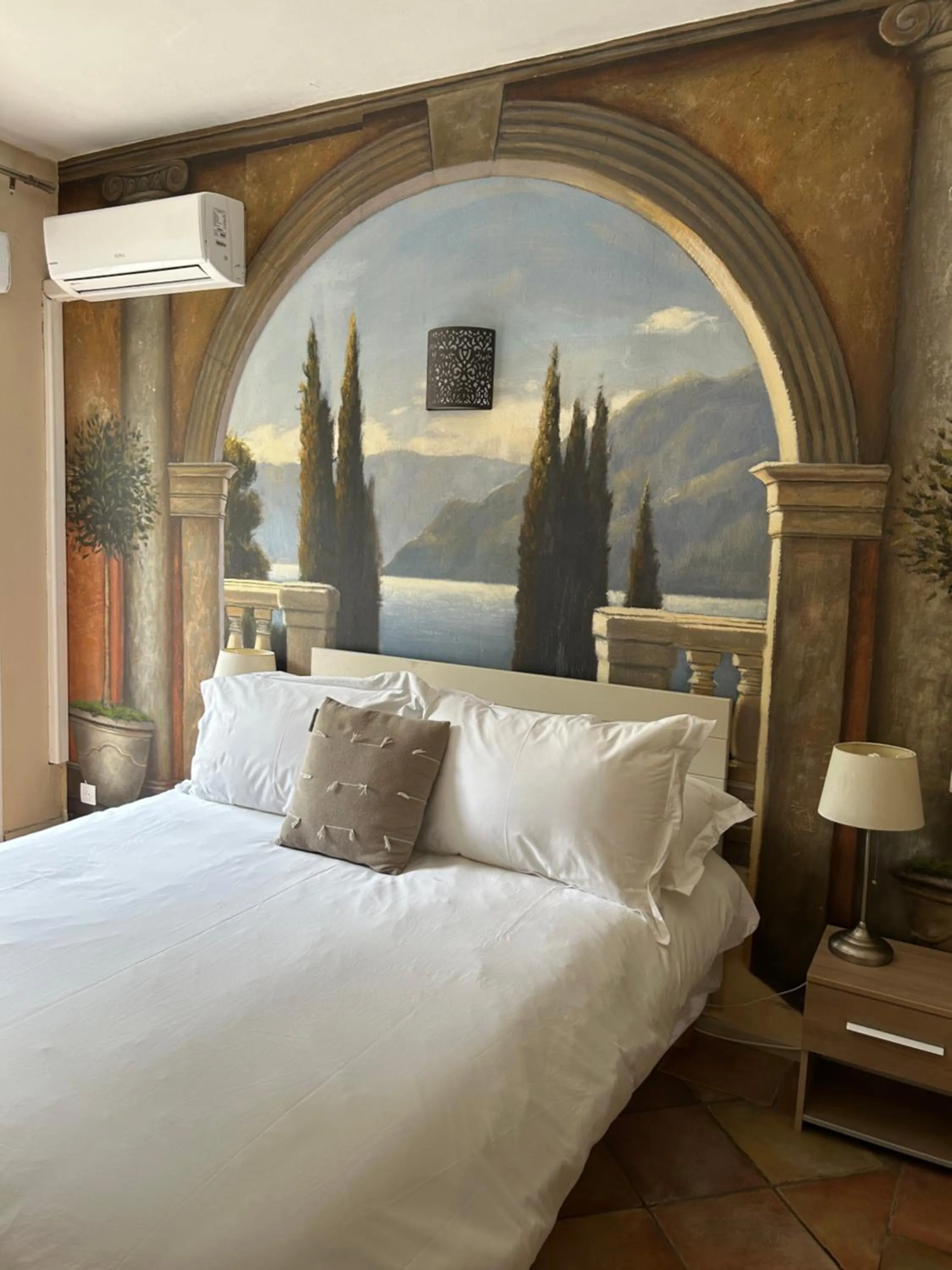 Bed in Hôtel L'Escale Au Soleil