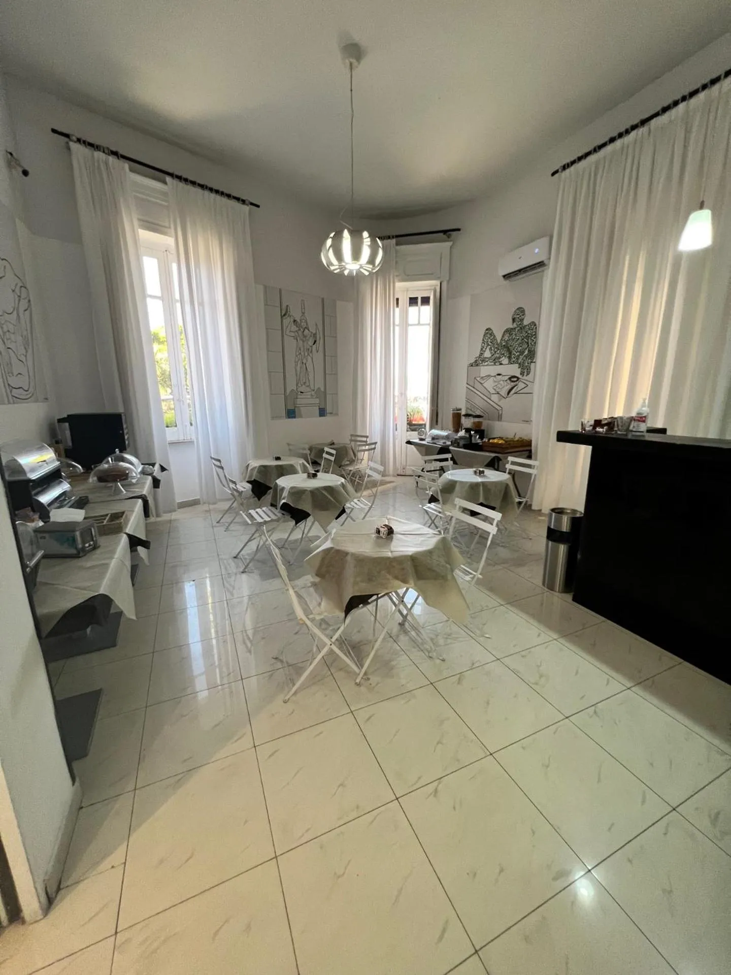 Communal lounge/ TV room in Hotel Lungomare