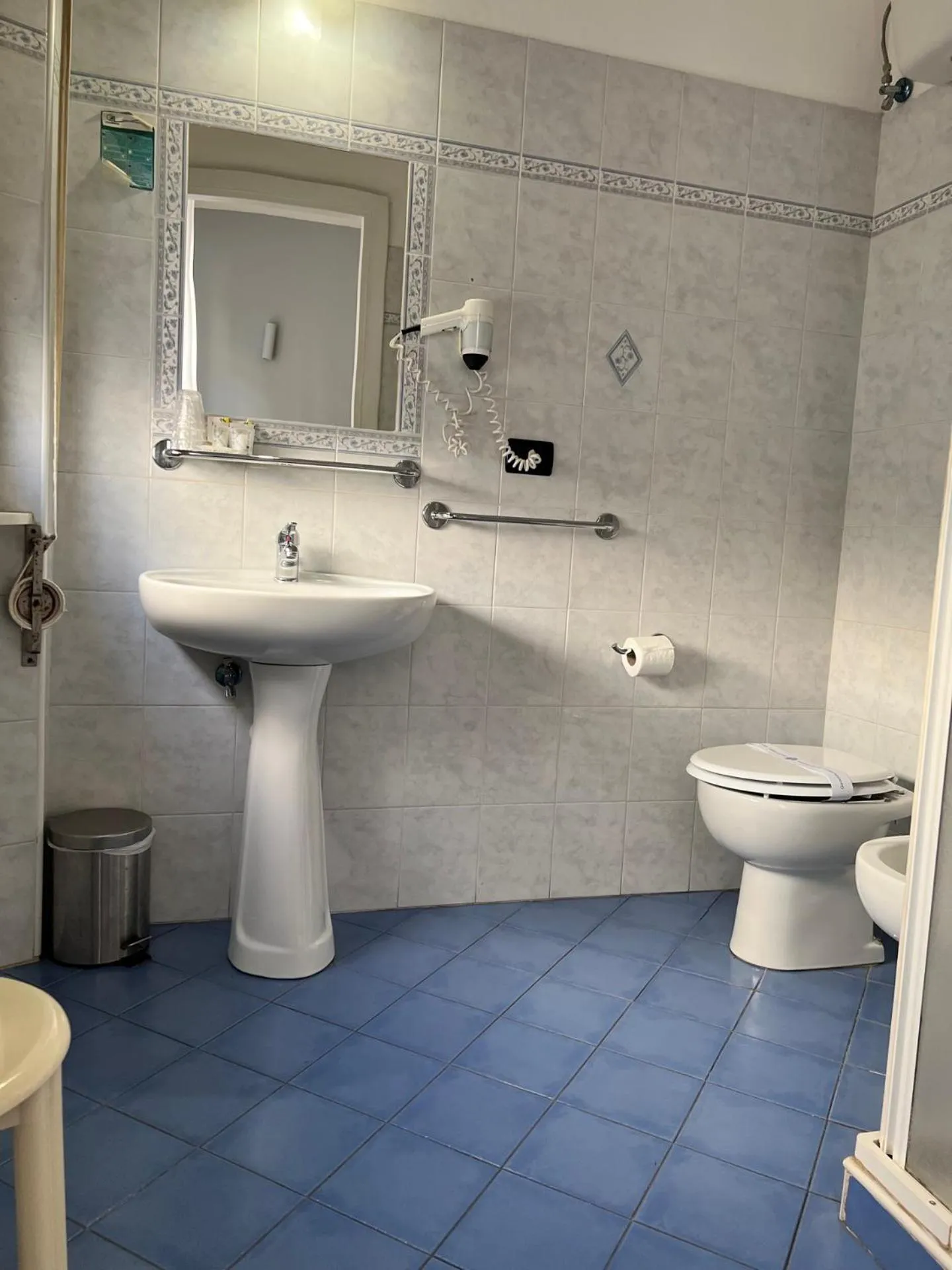 Bathroom in Hotel Lungomare