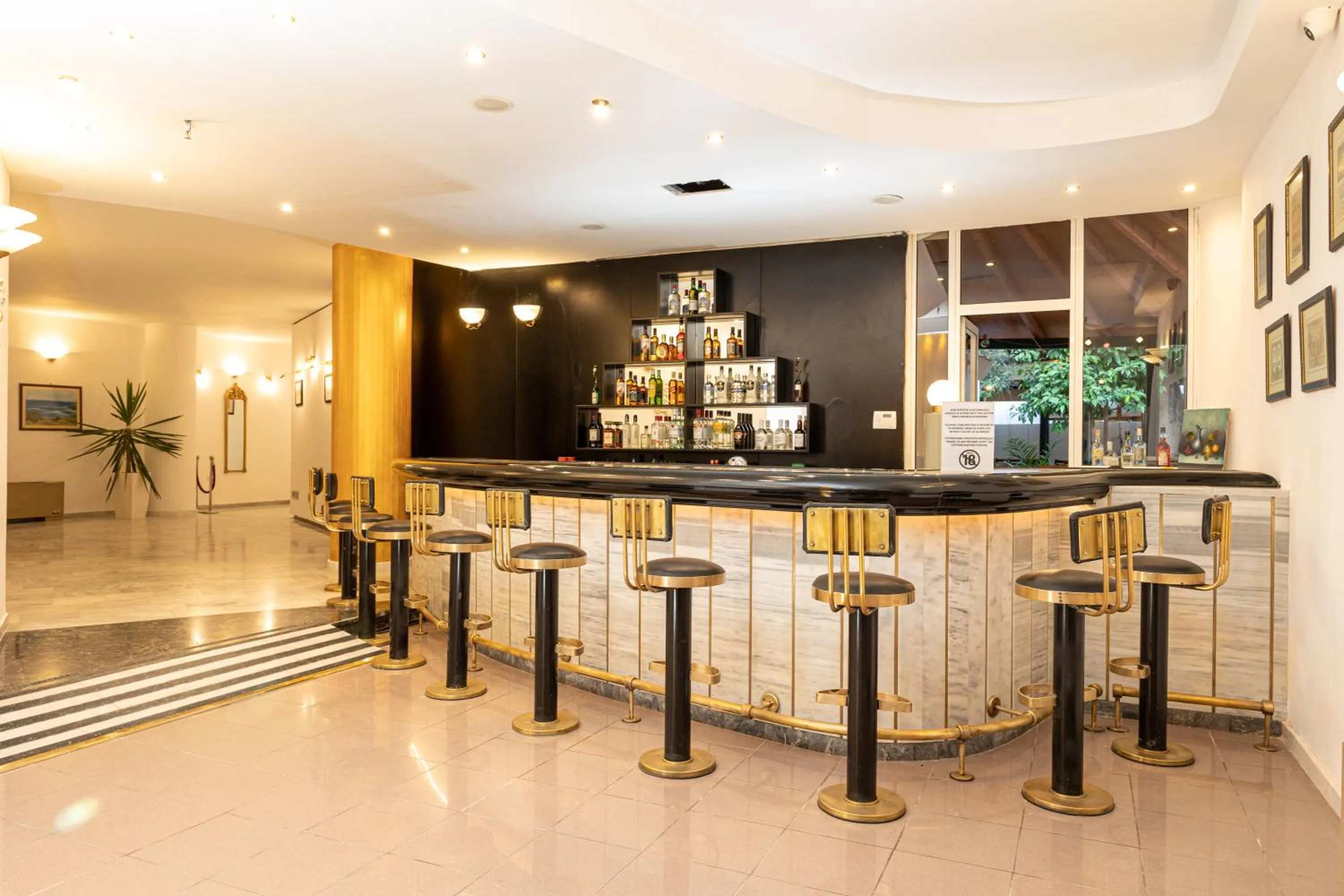 Lounge or bar in Santa Marina Unique Hotel